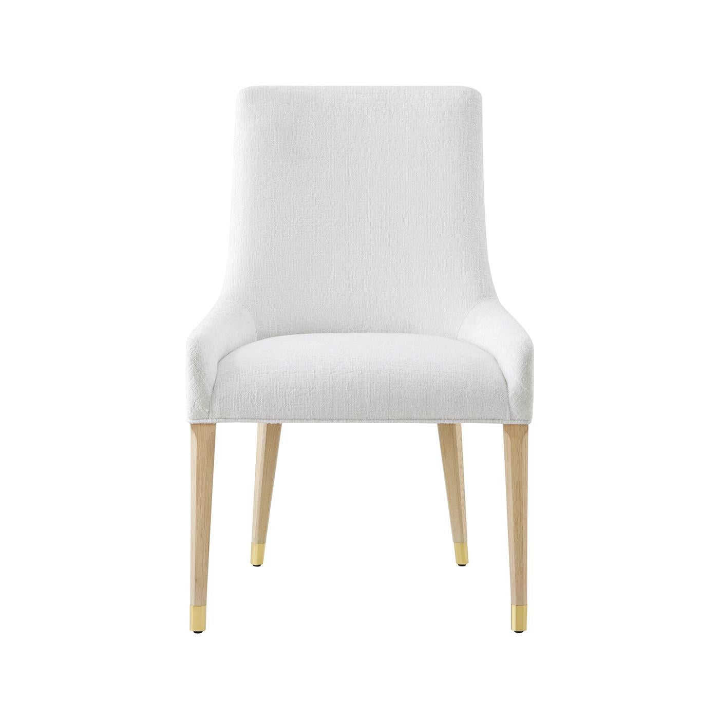 Ottone Sedia da pranzo imbottita Light Hollywood Regency (set di 2) in vendita