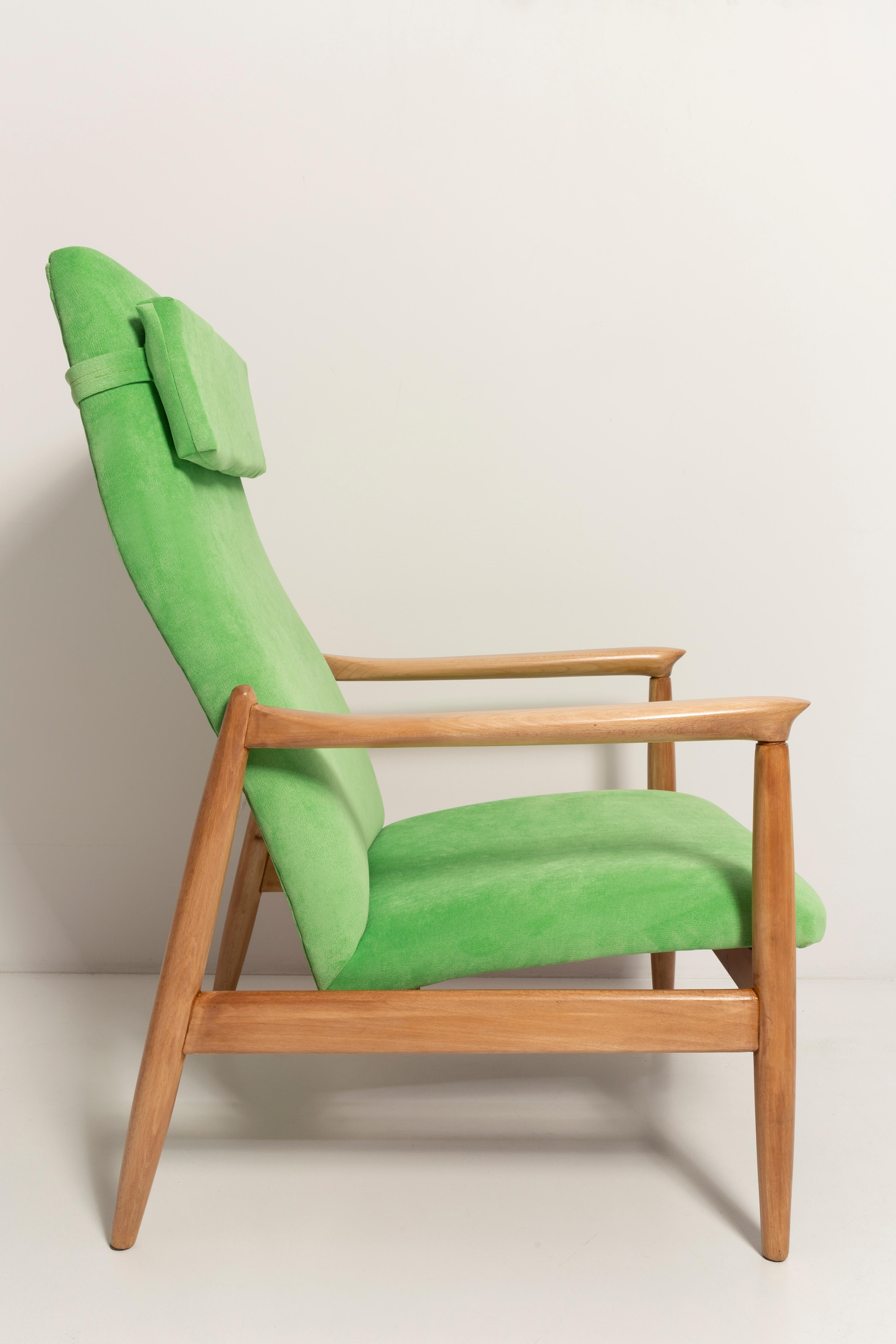 Sillón de terciopelo verde lima claro, alto GFM-64, Edmund Homa, años 60 en venta 2