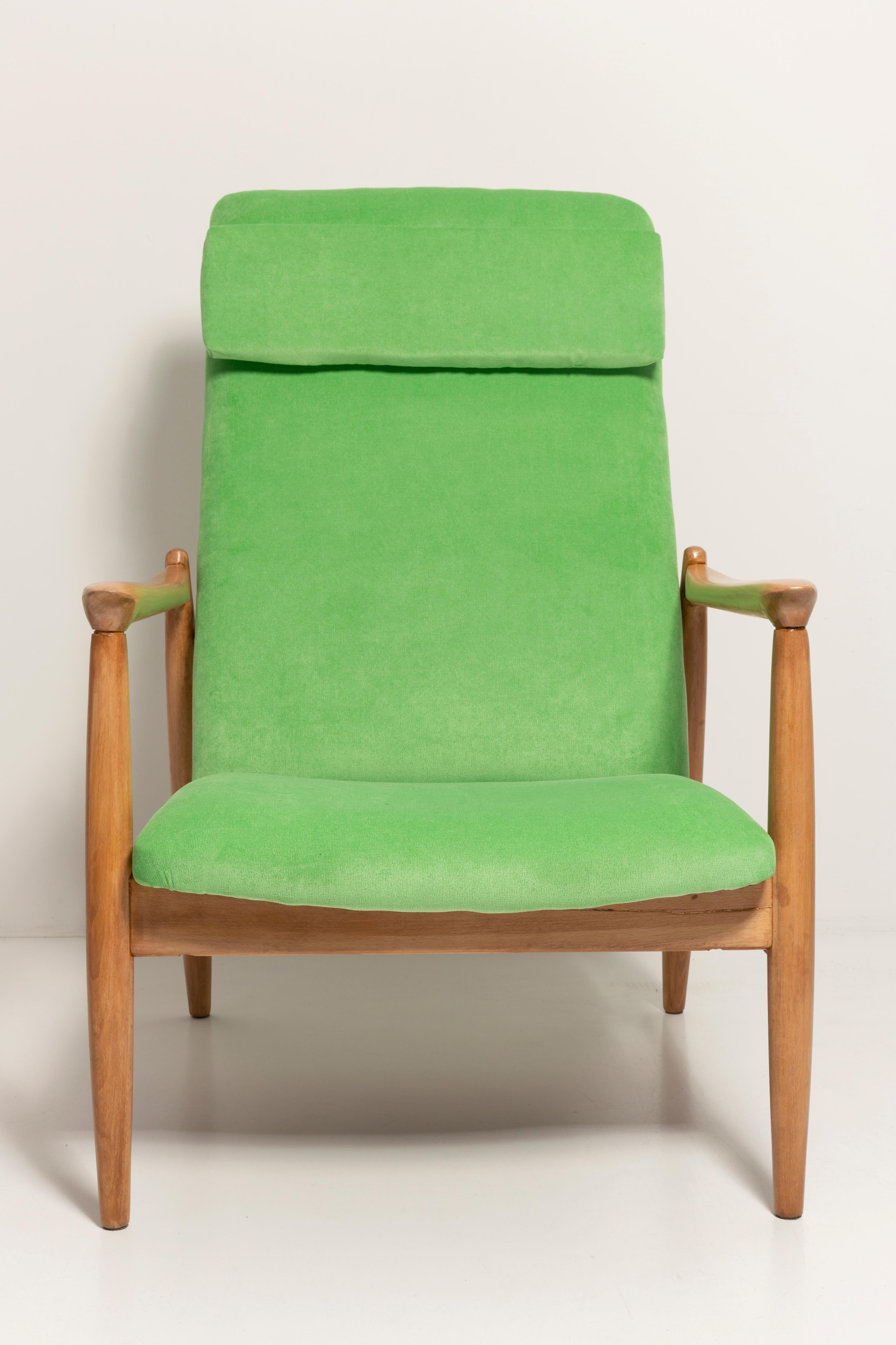 Sillón de terciopelo verde lima claro, alto GFM-64, Edmund Homa, años 60 en venta 6