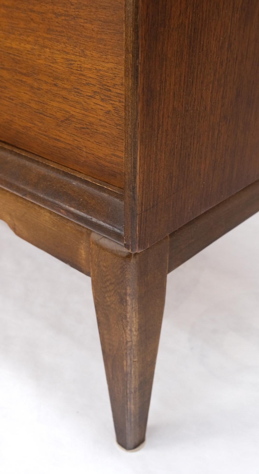 Laqué Noyer moyen clair Gentleman''s High Chest Dresser Cabinet Mid-Century Modern en vente