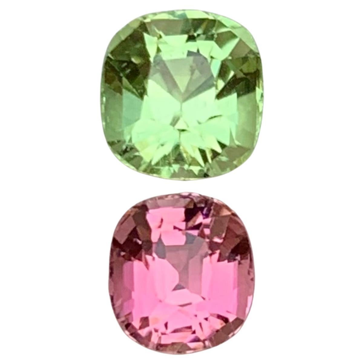 Pierres précieuses en tourmaline naturelle vert menthe et rose vif 2,05 ct taille coussin en vente