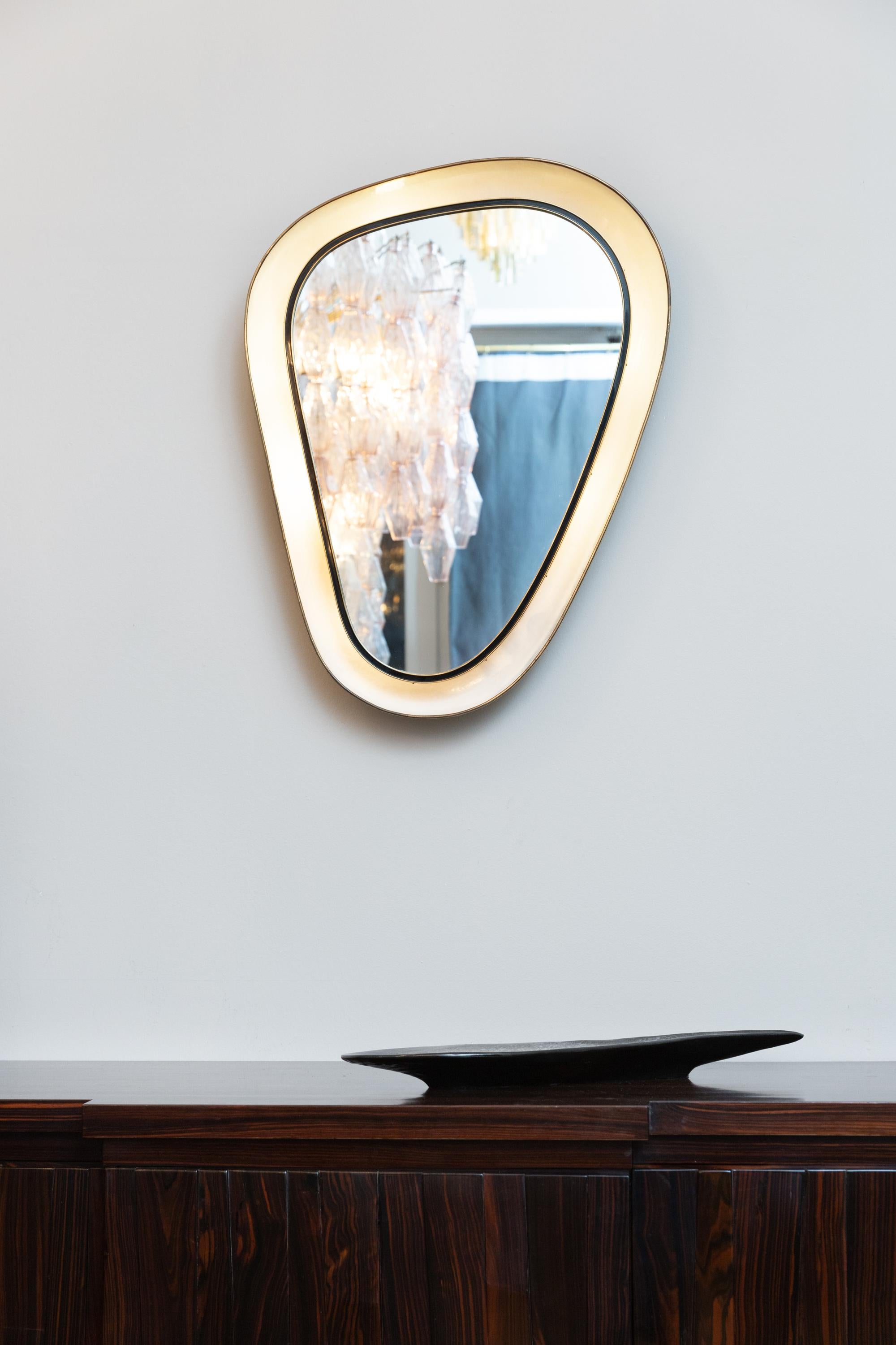 Elegant light mirror object, Design: Vereinigte Werkstätte München, signed on the backside 
