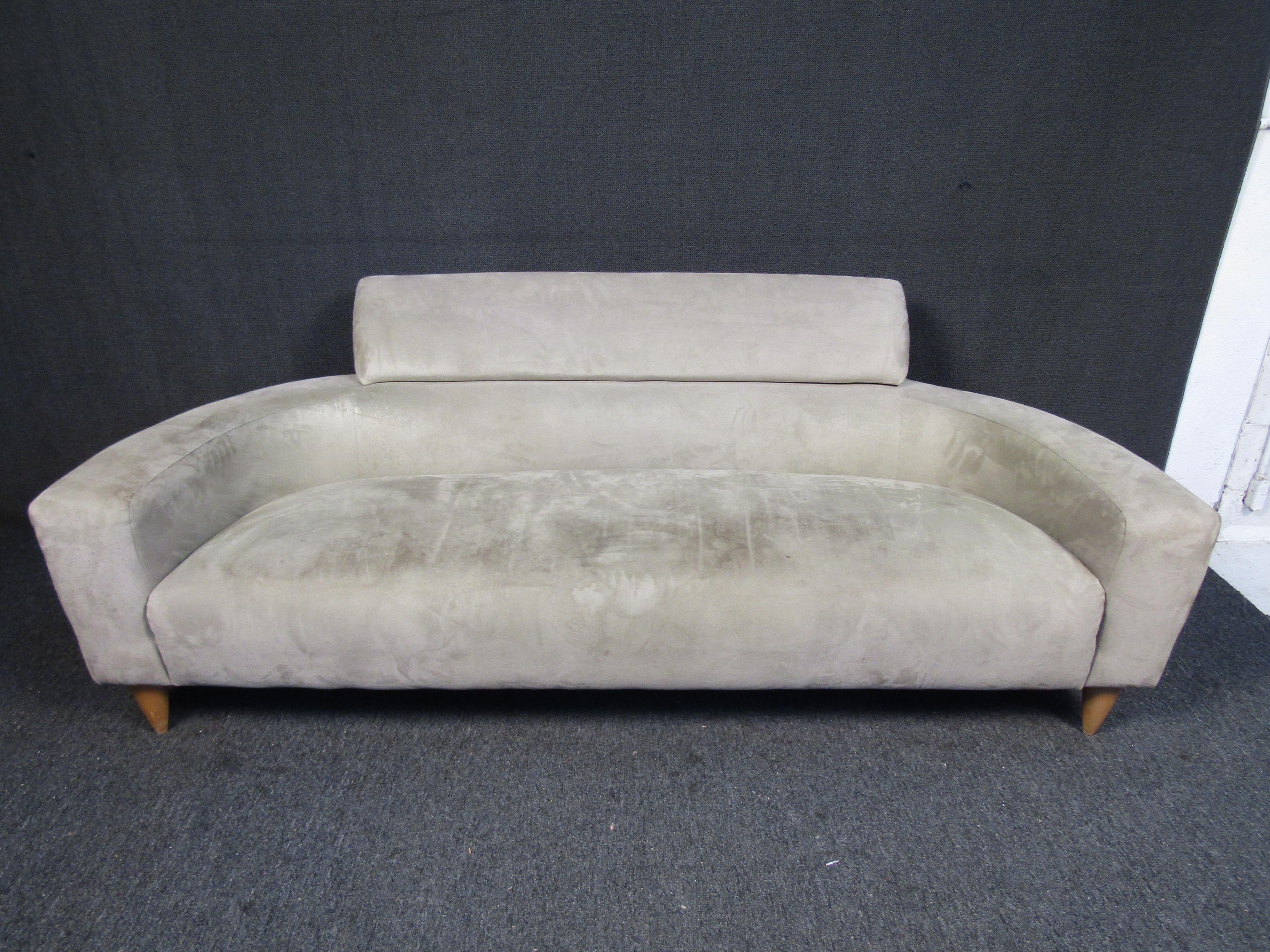 Light Modern Style Sofa In Good Condition For Sale In Brooklyn, NY