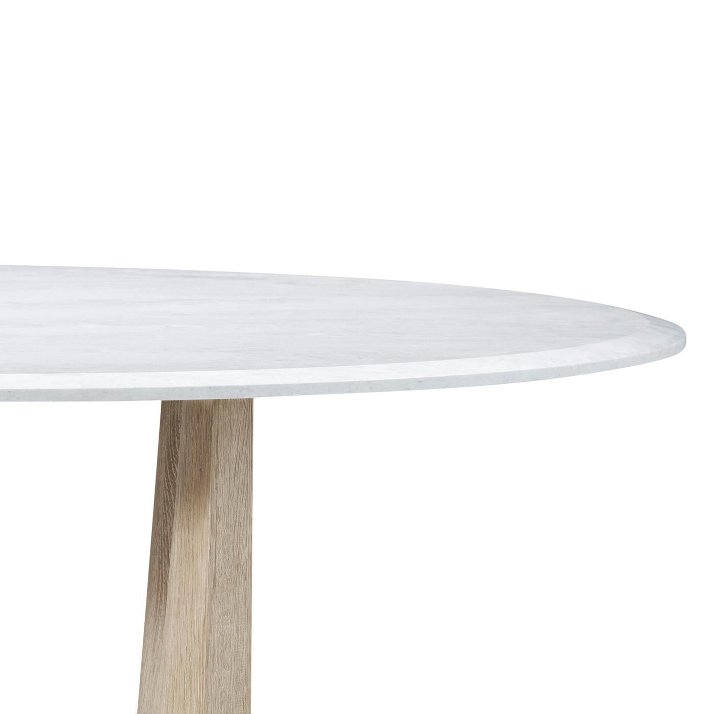 Modern Light Oak and Quartz Round Dining Table For Sale