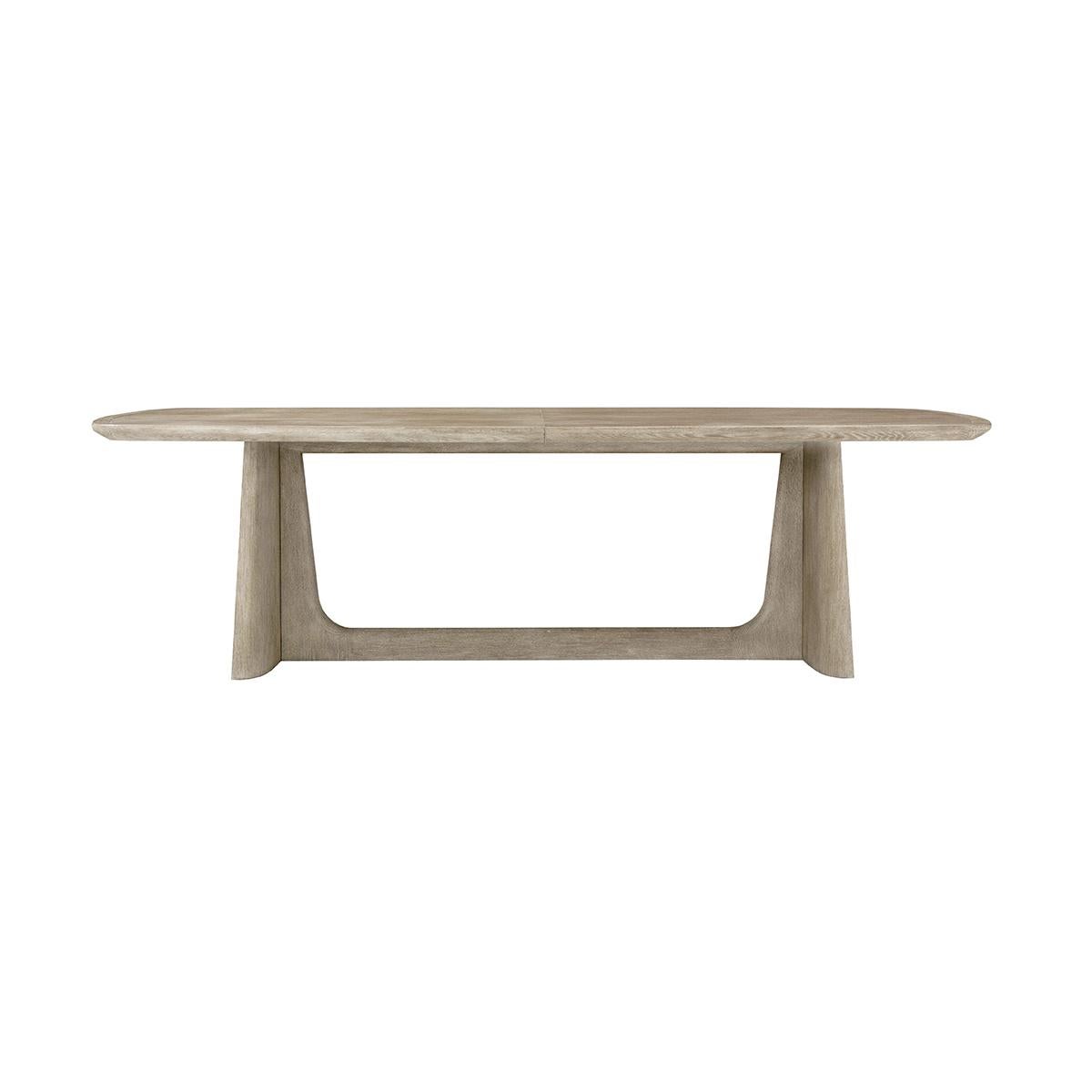Mesa de comedor de mediados de siglo en roble claro Moderno de mediados de siglo en venta