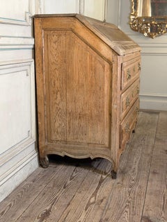 Light oak secretary chest, 18th century