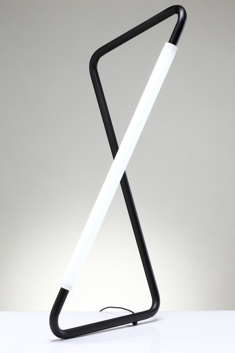 Light Object 001_ finitura ottone naturale In condizioni Nuovo in vendita a Berlin, DE
