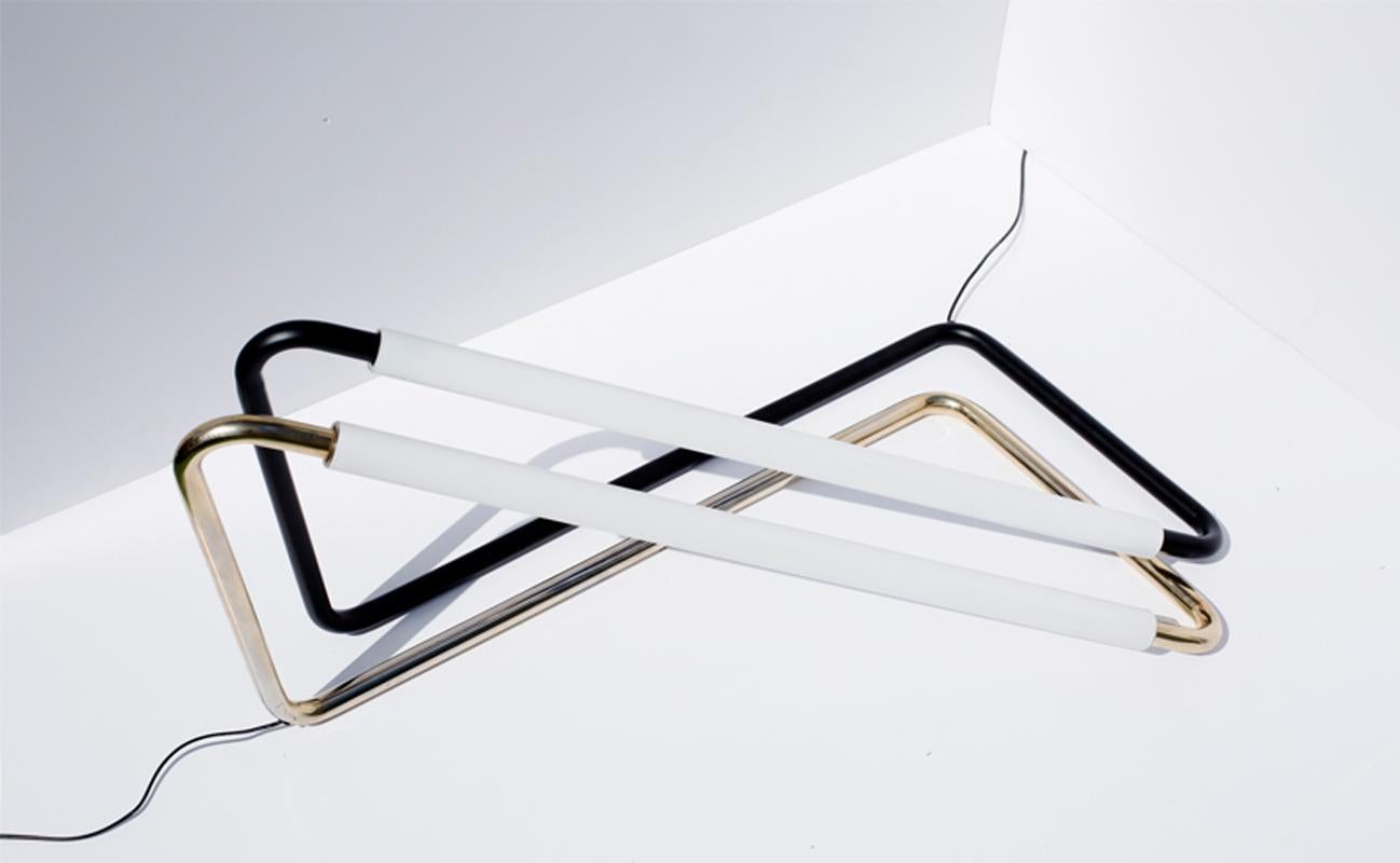 Moderno Light Object 001_ finitura ottone naturale in vendita