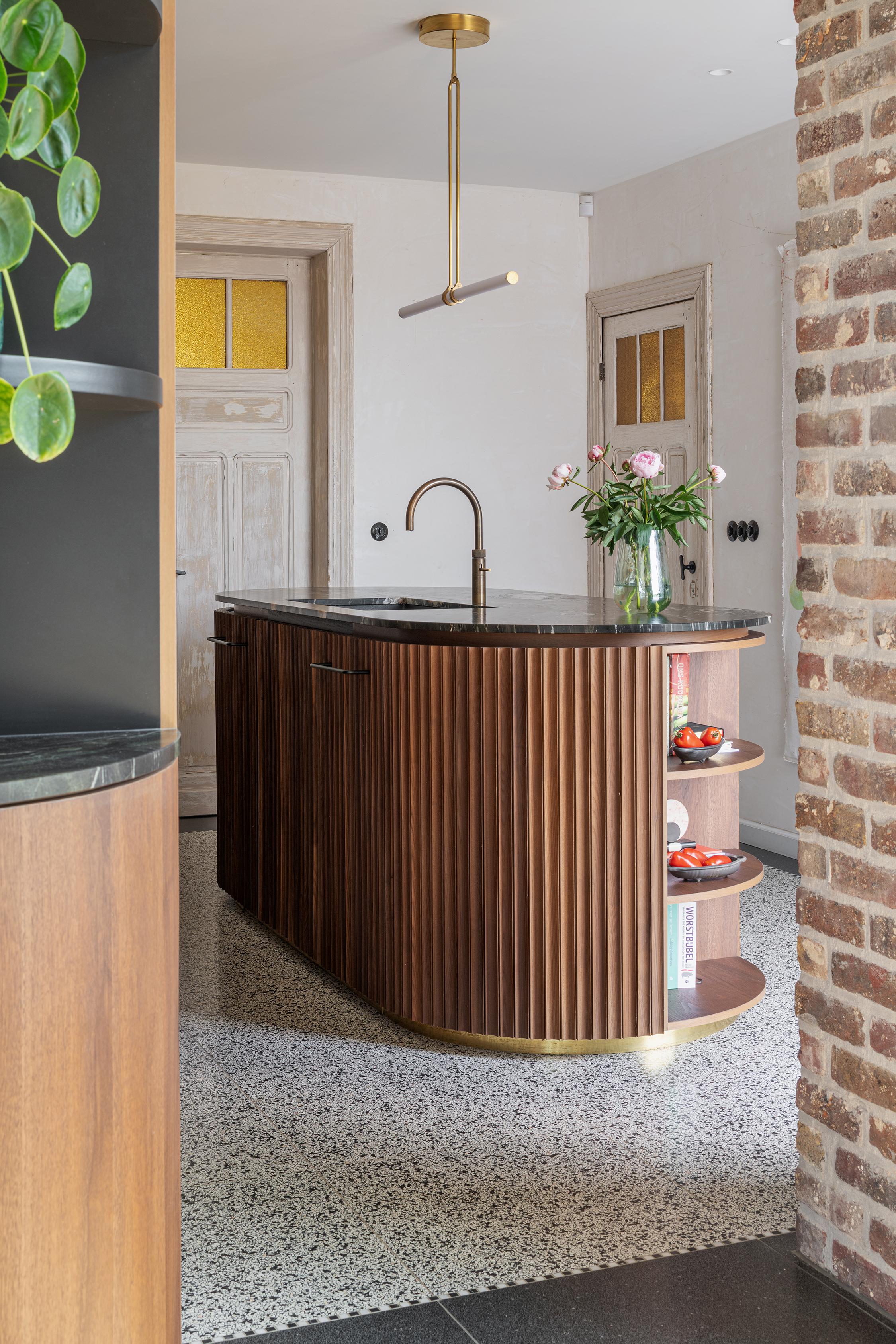 Ottone Oggetto luminoso 018 _  finitura nera in vendita