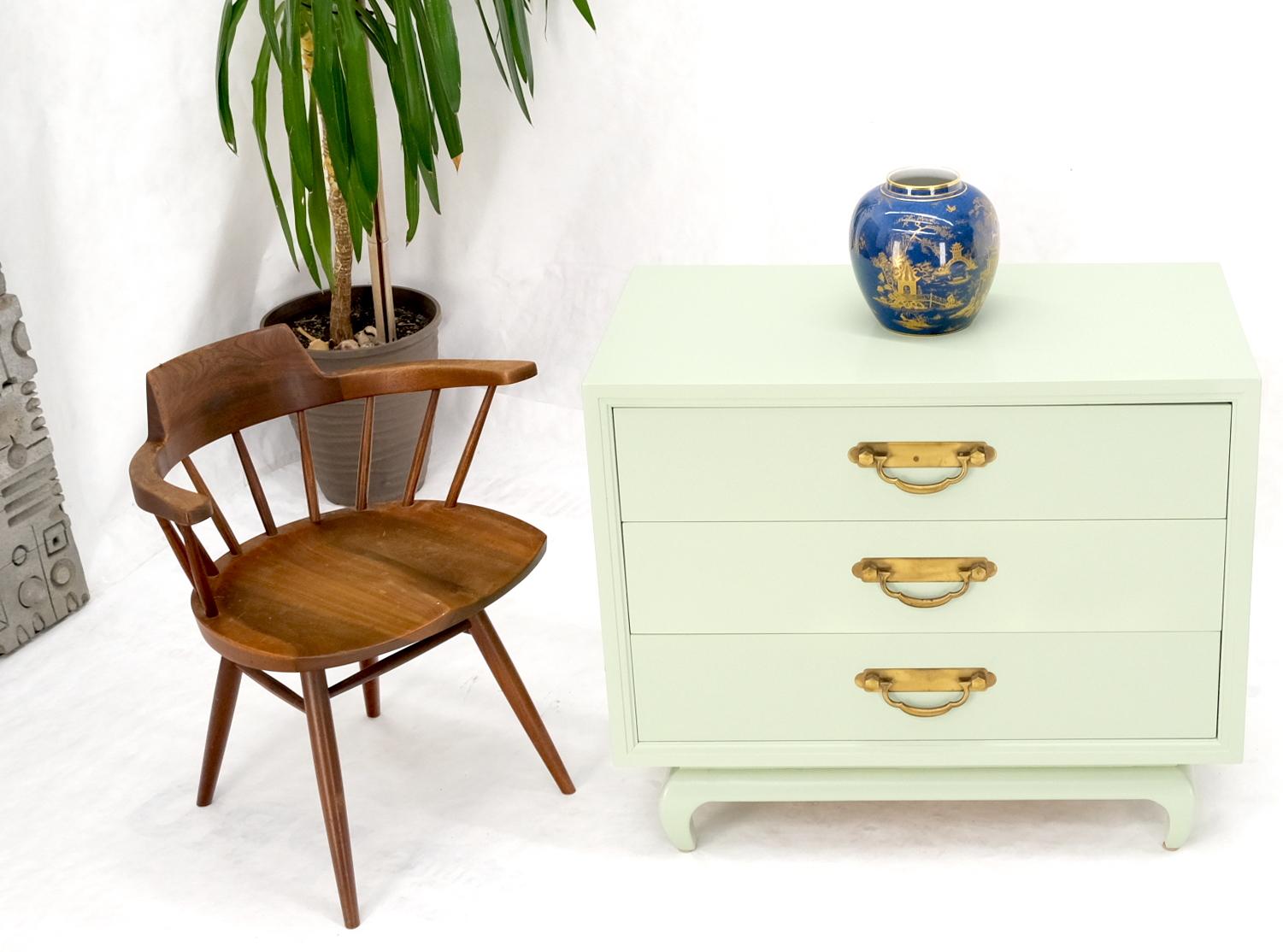 Light Olive Lacquer Oriental Base Legs 3 Drawer Accent Dresser Bachelor Chest For Sale 5