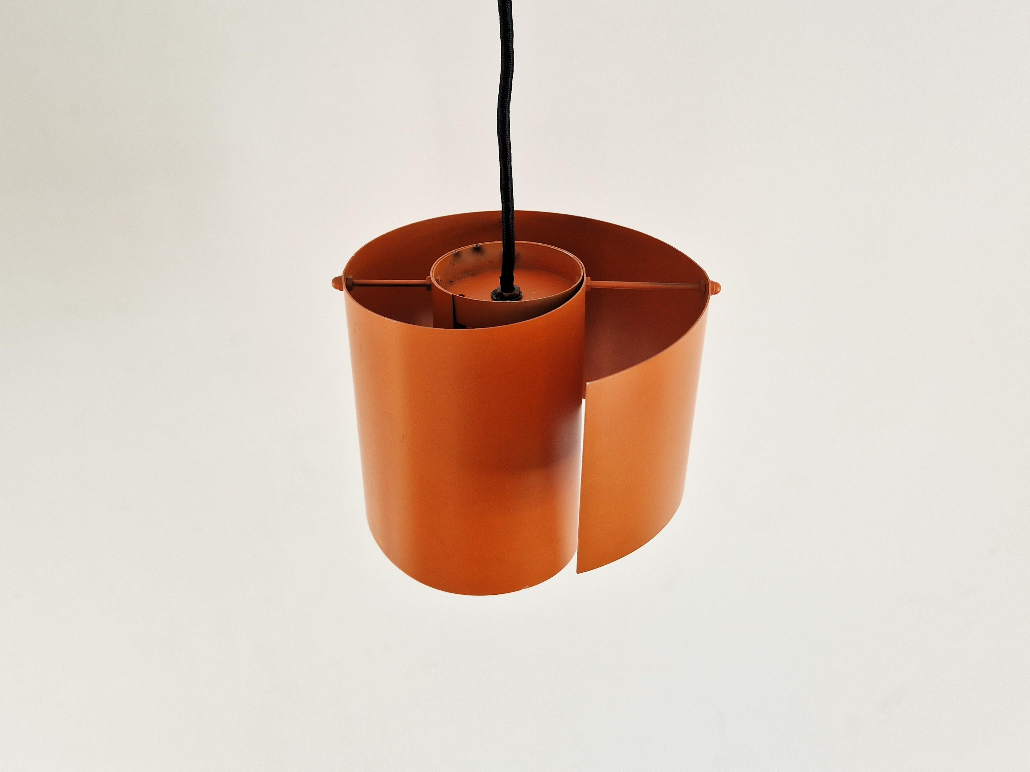 Lampada a sospensione o a soffitto a forma di vortice di colore arancione chiaro di Simon Henningsen per Lyfa In condizioni buone in vendita a Steenwijk, NL