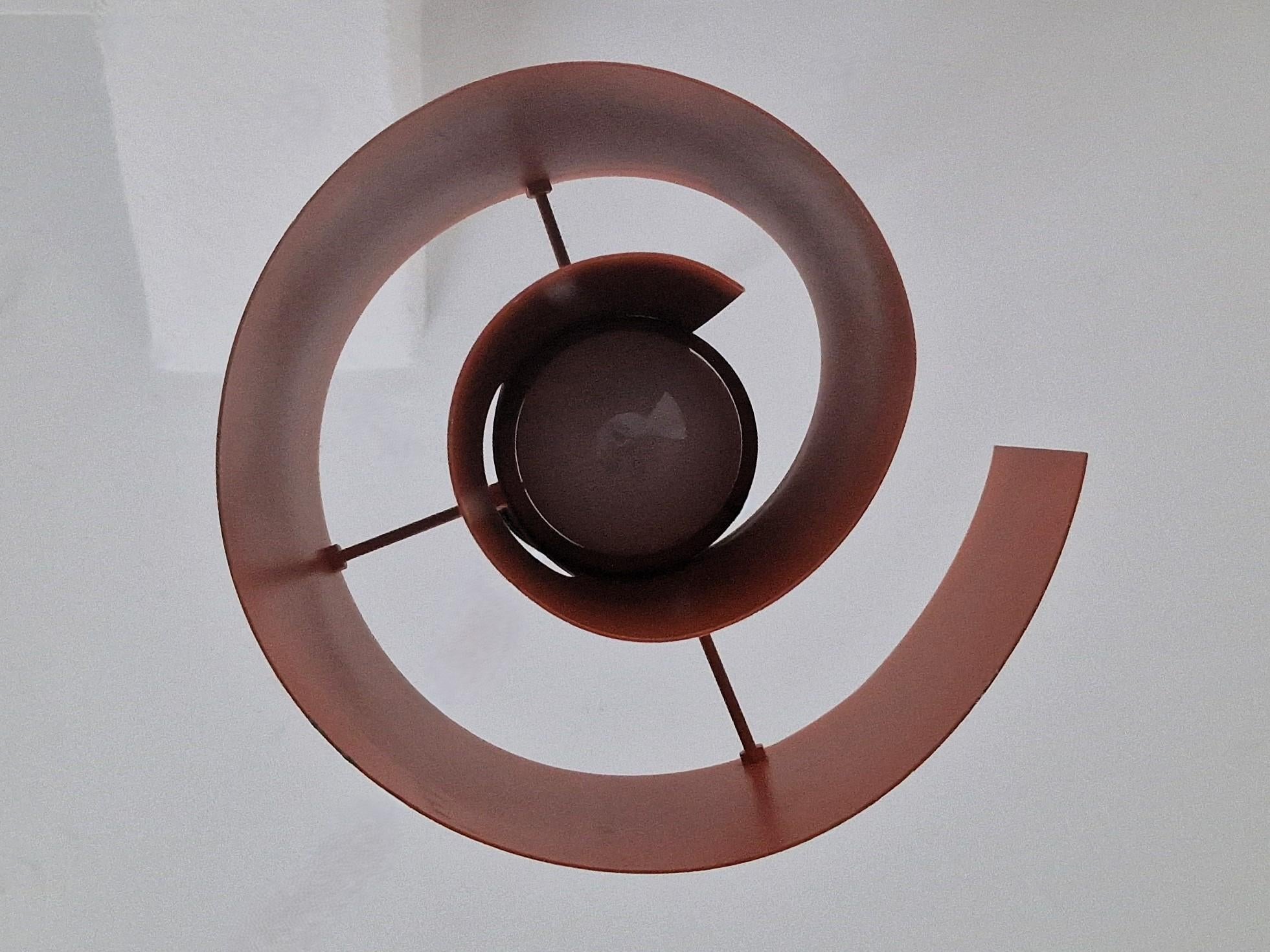 Metà XX secolo Lampada a sospensione o a soffitto a forma di vortice di colore arancione chiaro di Simon Henningsen per Lyfa in vendita