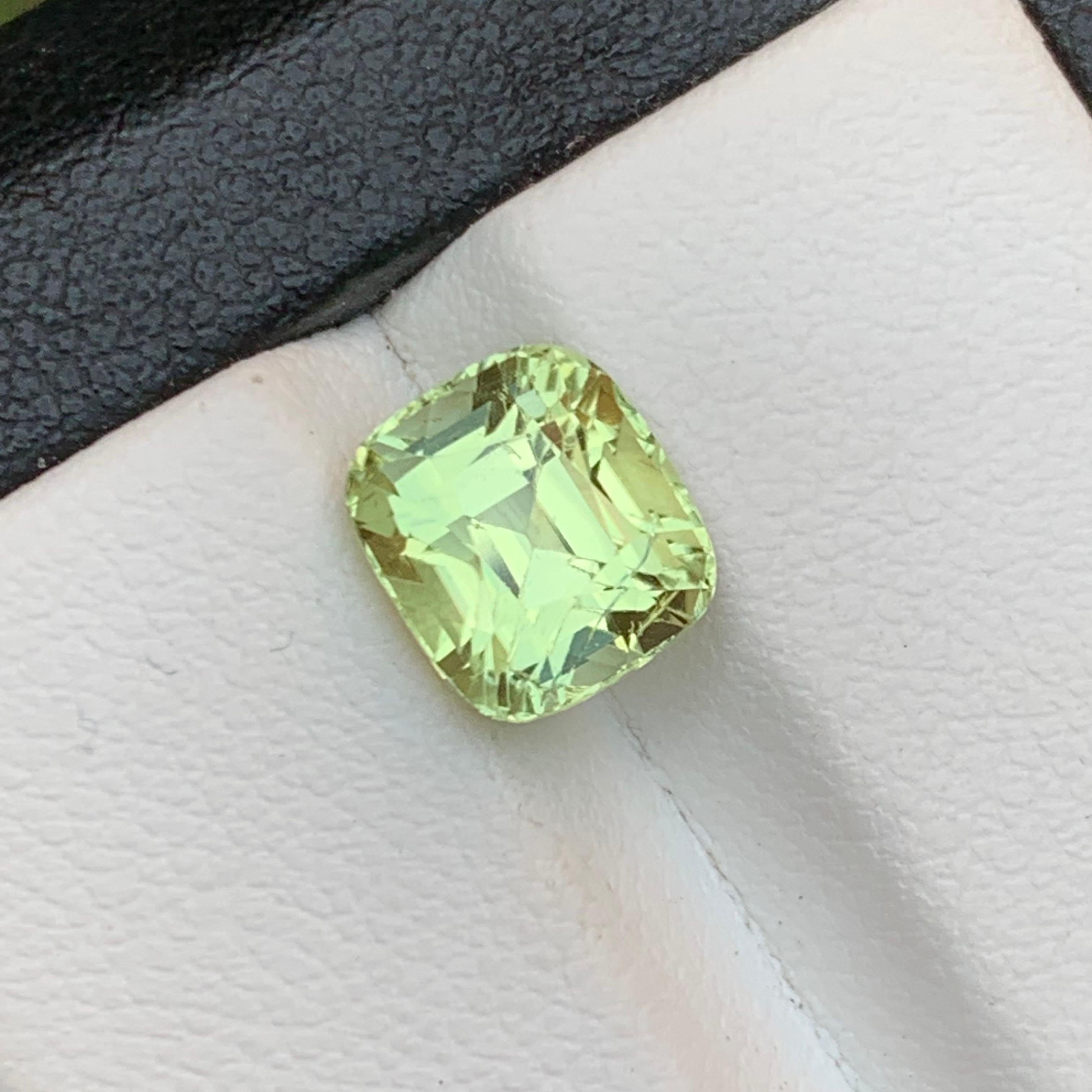 Light Pale Green Natural Tourmaline Ring Loose Gemstone 3 Ct Cushion Cut Jewelry For Sale 7