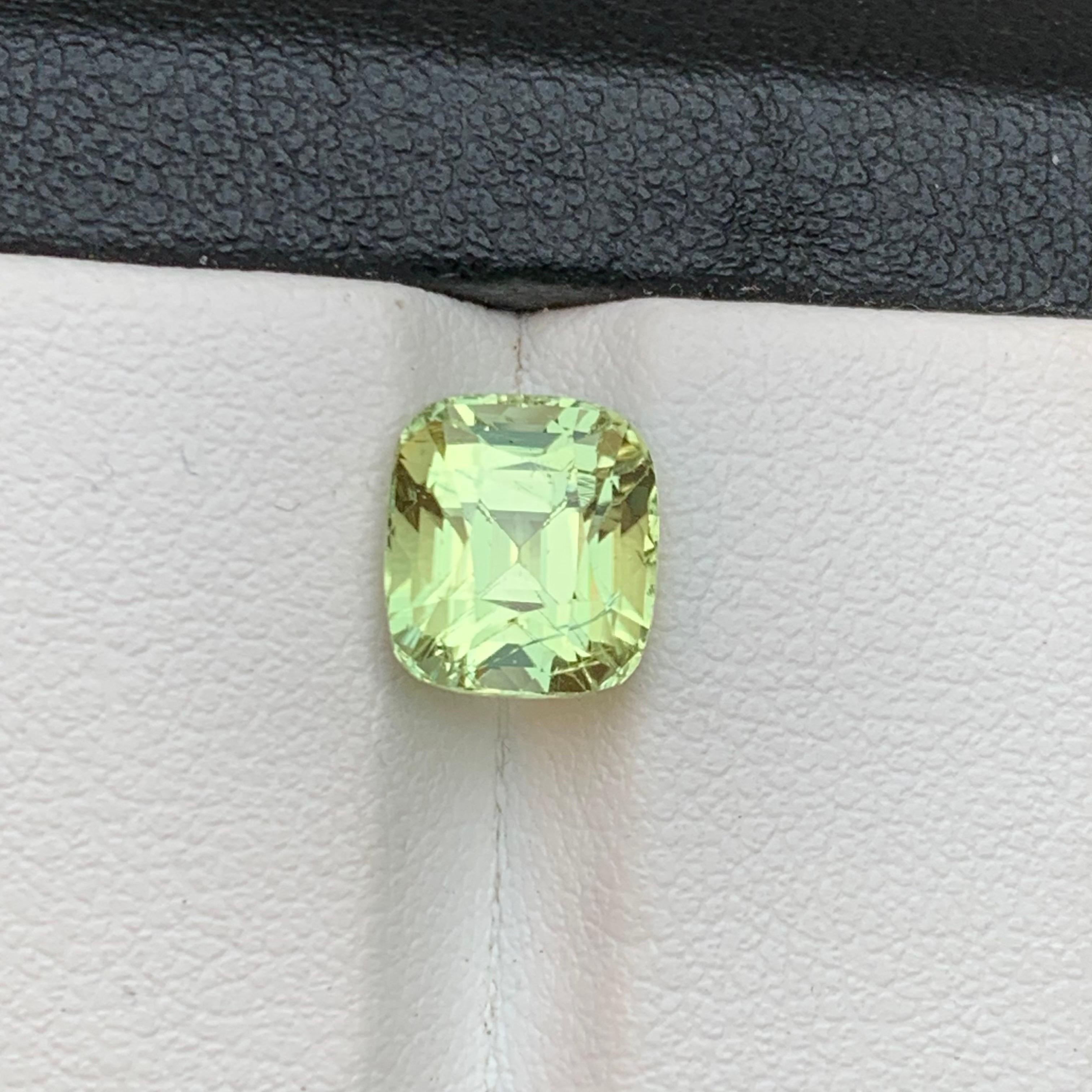 Women's or Men's Light Pale Green Natural Tourmaline Ring Loose Gemstone 3 Ct Cushion Cut Jewelry For Sale