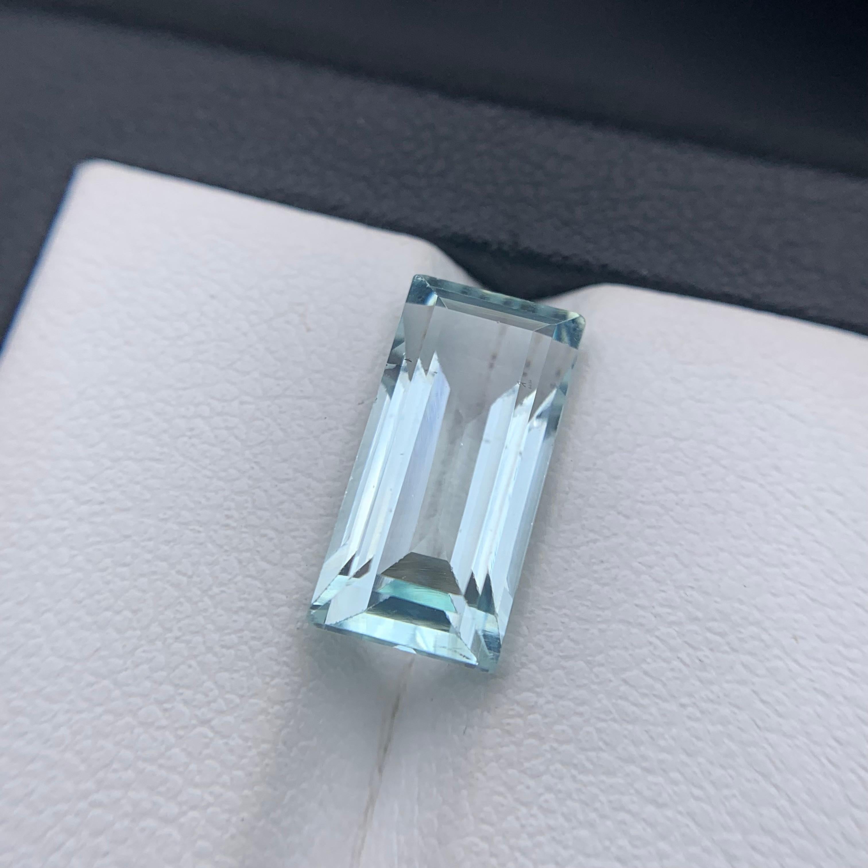 Light Pale Sky Blue Natural Aquamarine Ring Loose Gemstone 4.55 Ct Baguette Cut For Sale 2