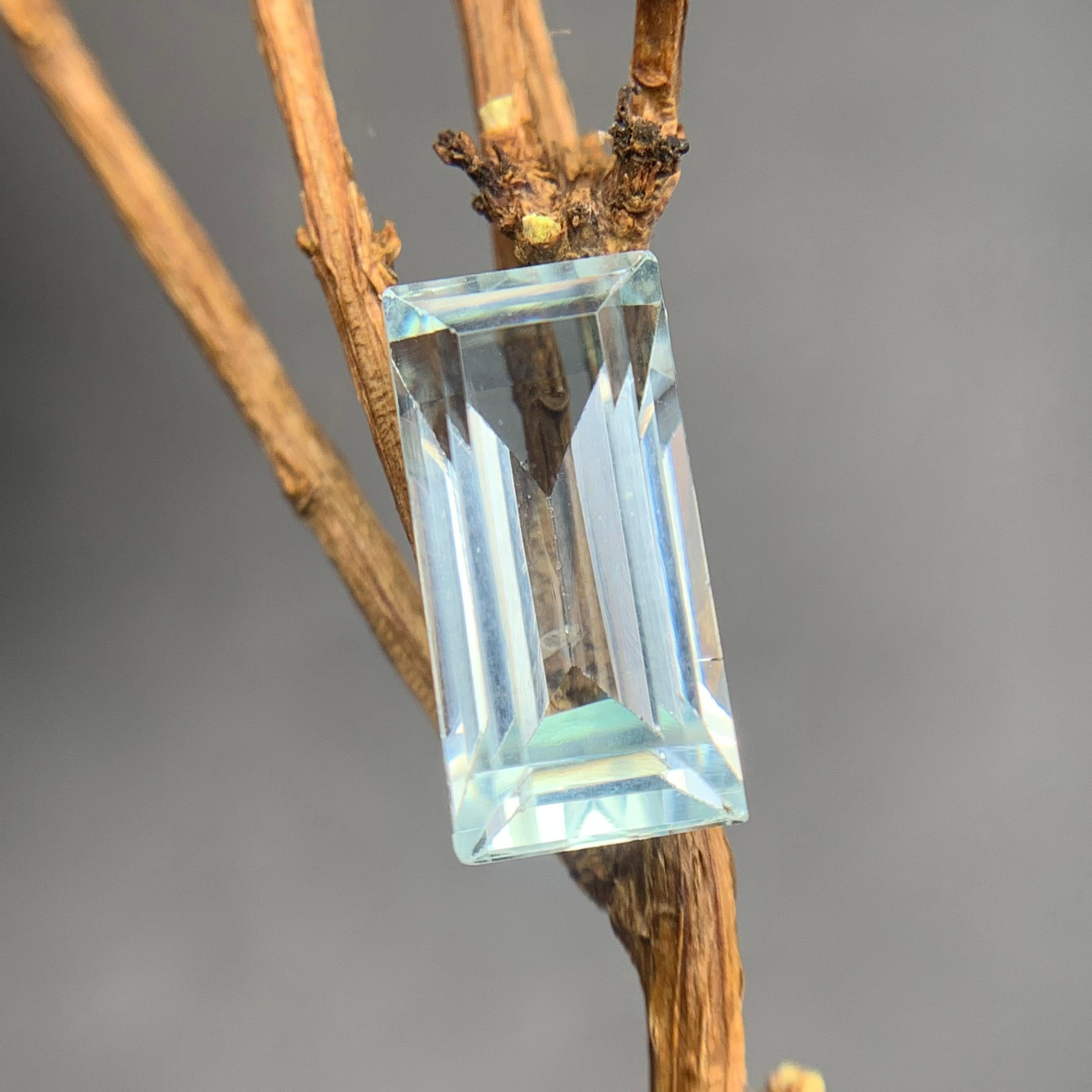 Light Pale Sky Blue Natural Aquamarine Ring Loose Gemstone 4.55 Ct Baguette Cut For Sale 4