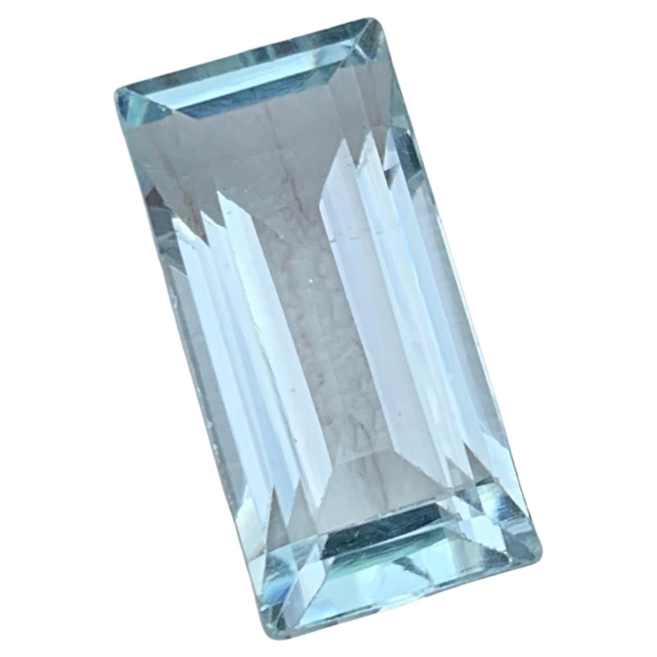 Light Pale Sky Blue Natural Aquamarine Ring Loose Gemstone 4.55 Ct Baguette Cut For Sale