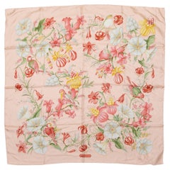 Light Peach & Multicolor Salvatore Ferragamo Seidenschal mit Blumendruck