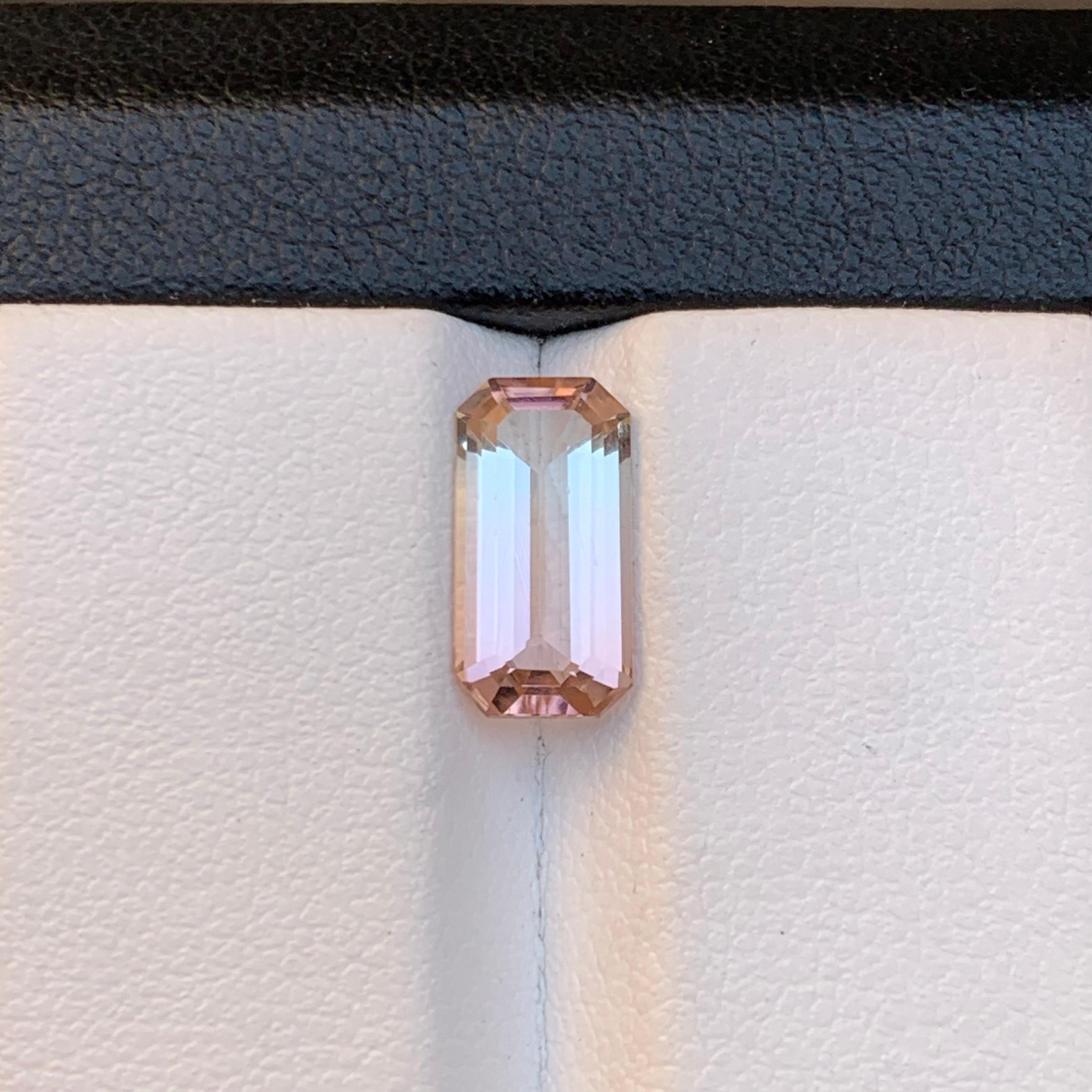 Anello con tormalina naturale bicolore rosa pesca chiaro, gemma sciolta 1,95 carati di smeraldo in vendita 6