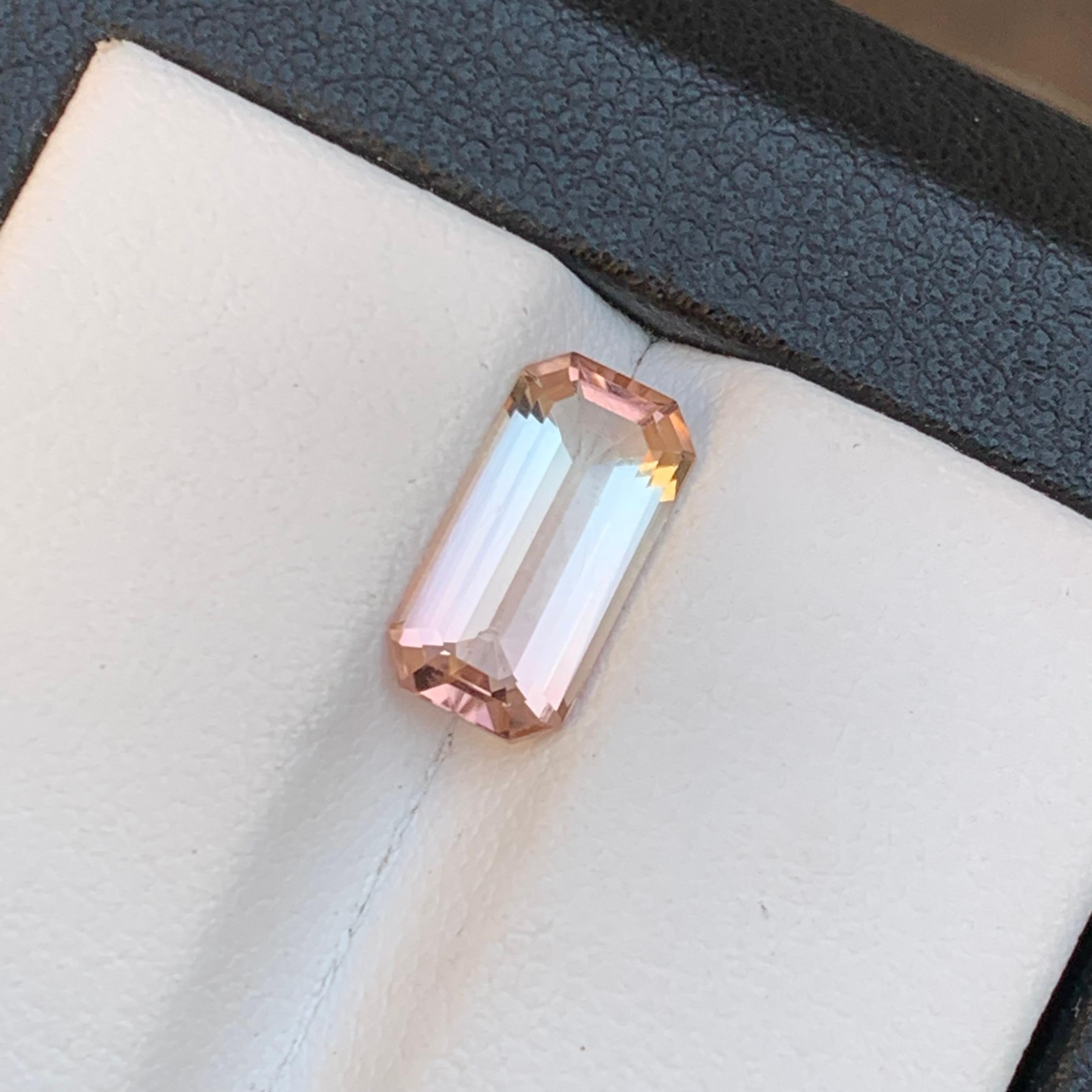 Anello con tormalina naturale bicolore rosa pesca chiaro, gemma sciolta 1,95 carati di smeraldo in vendita 7
