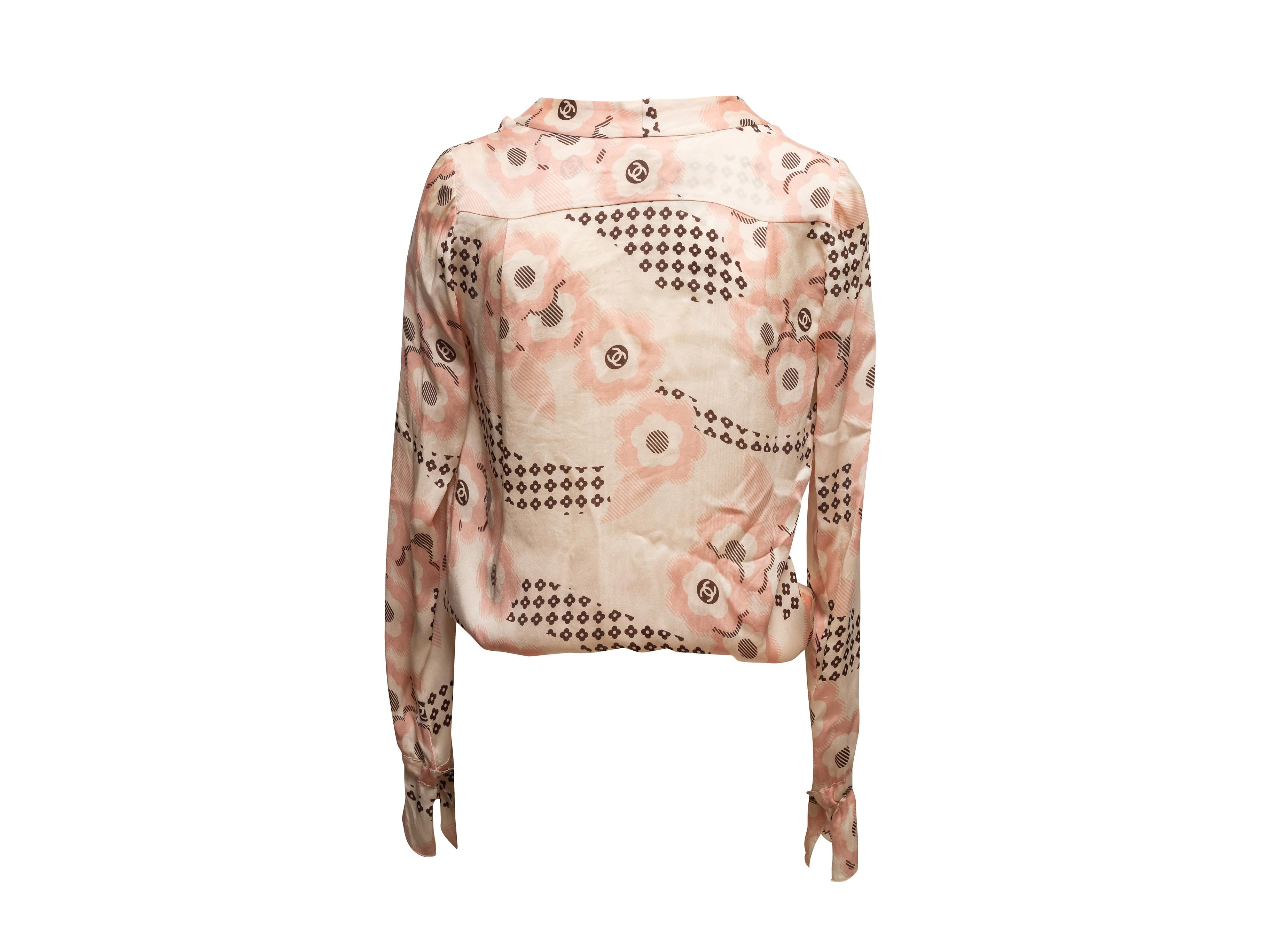 Hellrosa & Multicolor Chanel Seidenbluse mit Blumendruck Größe FR 36 (Beige) im Angebot