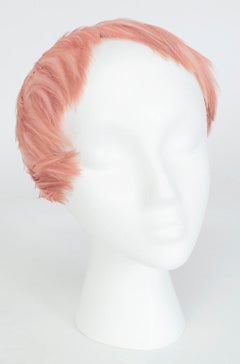 Hellrosa Straußenfeder Pixie Perücke Casque Skullcap Kopfbedeckung - S-M, 1950s