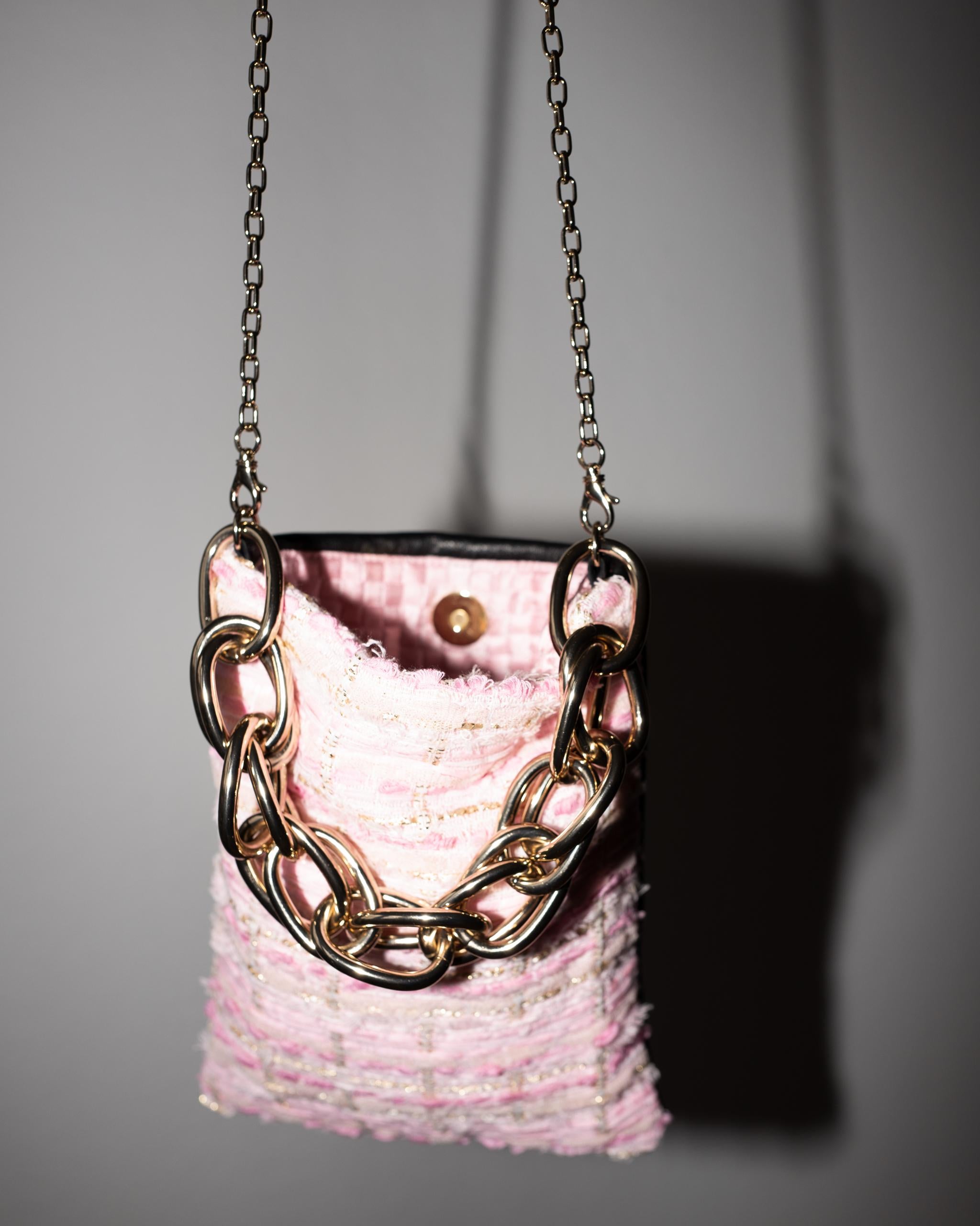 Pastel Light Pink Tweed Black Italian Napa Leather Gold Chain Shoulder Bag In New Condition In Los Angeles, CA