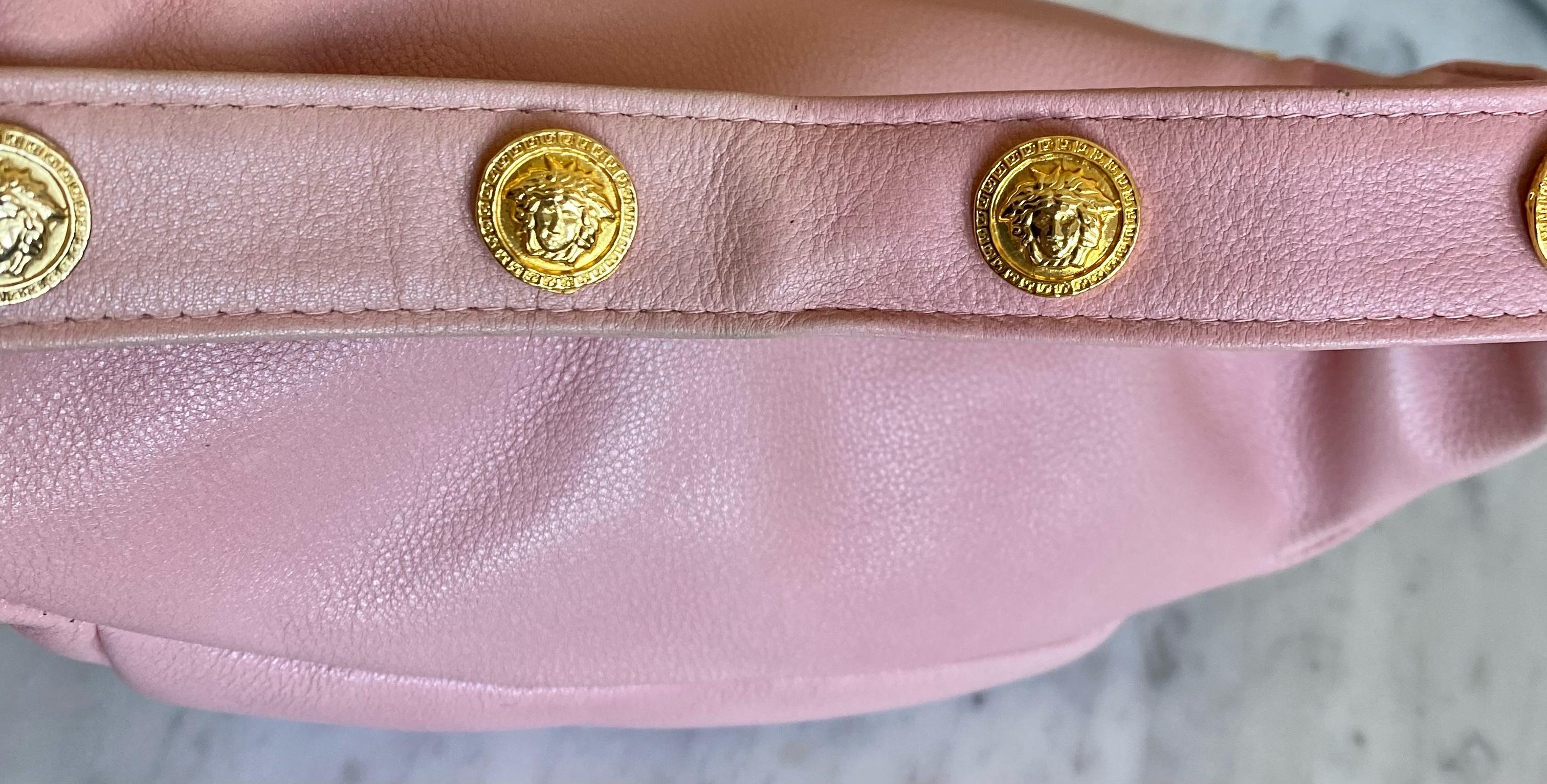 1990s Gianni Versace Couture Light Pink Vintage Fanny Pack Medusa Bum Bag  In Good Condition For Sale In West Hollywood, CA