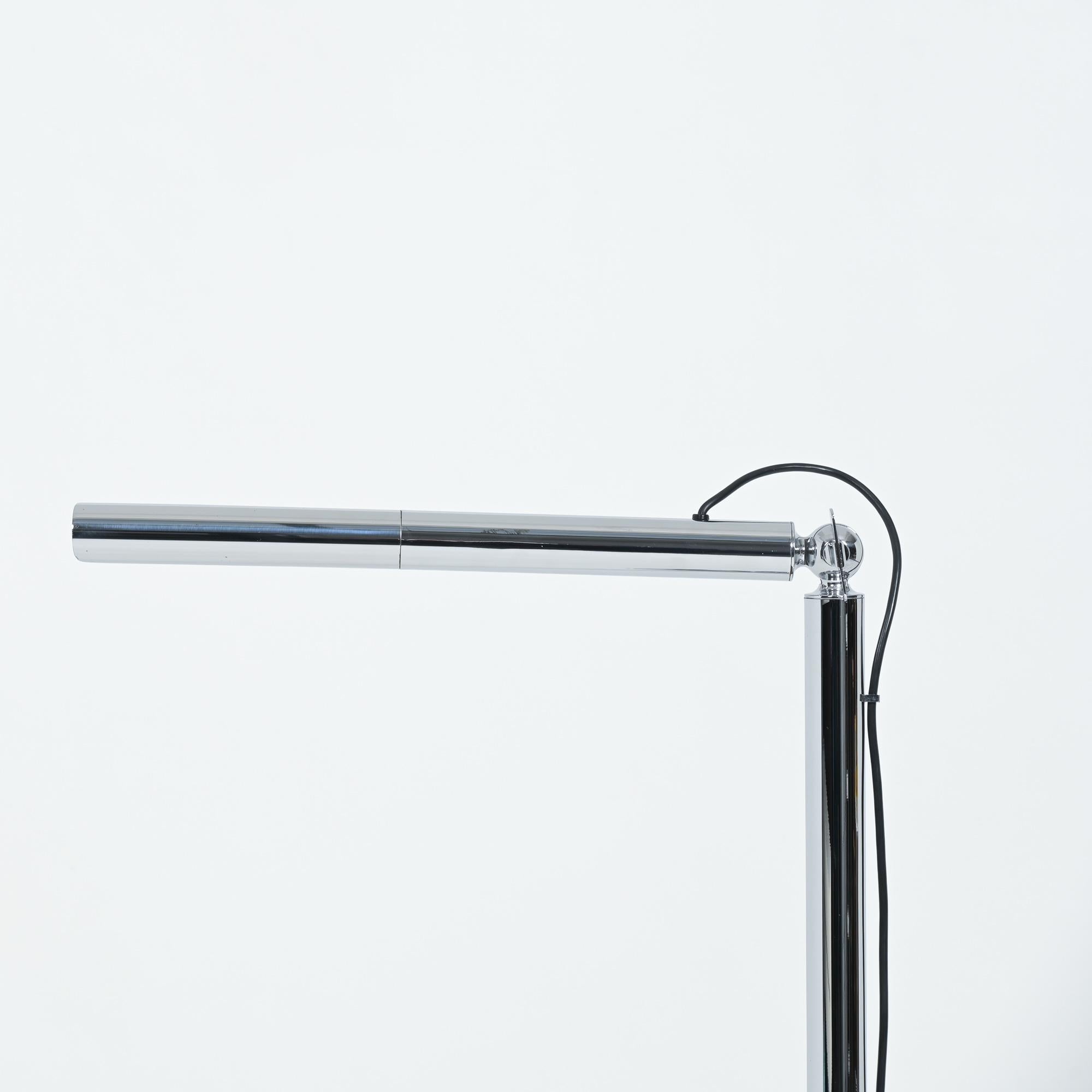 Stehlampe mit Lichtstangen von Ingo Maurer für M Design im Angebot 3