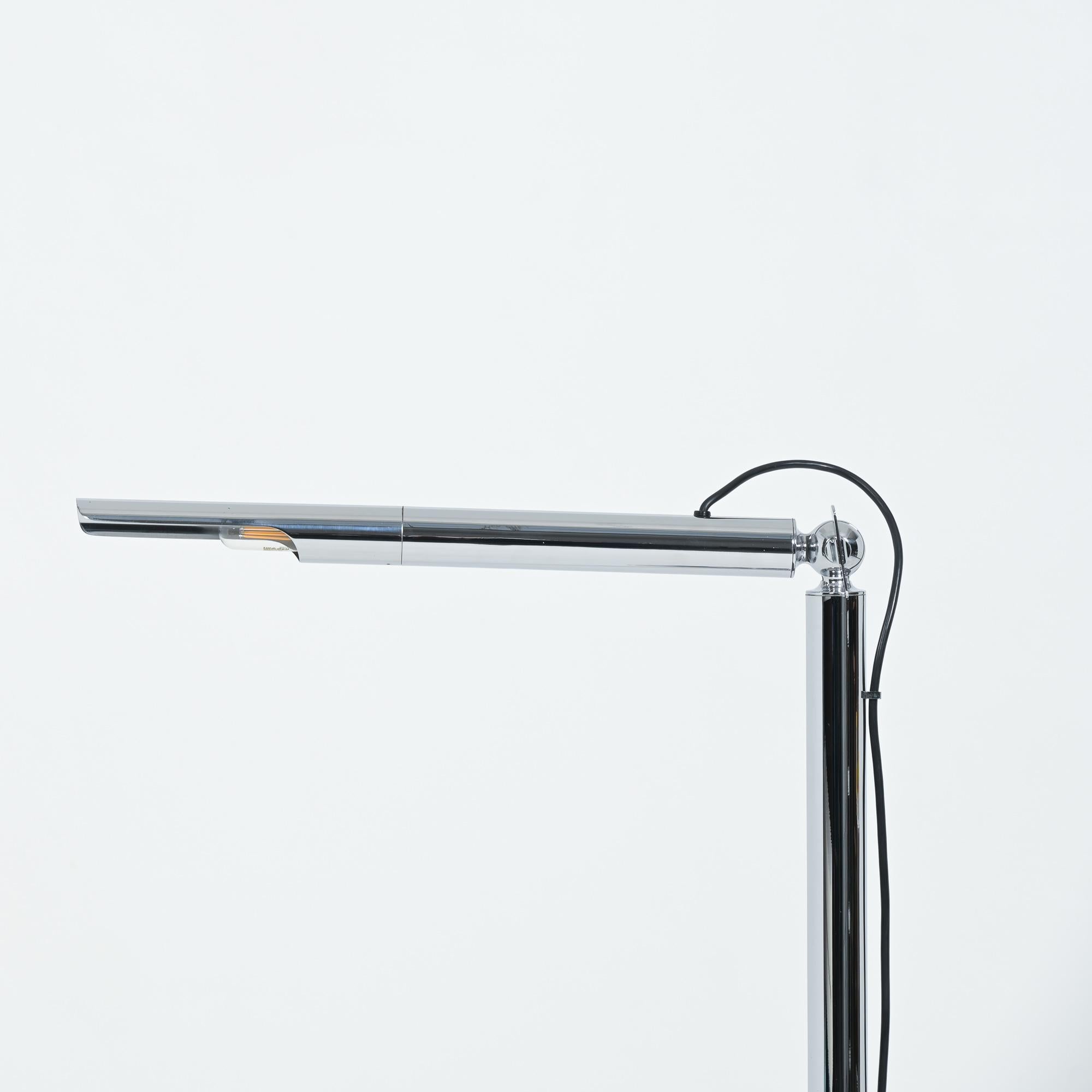 Stehlampe mit Lichtstangen von Ingo Maurer für M Design im Angebot 4
