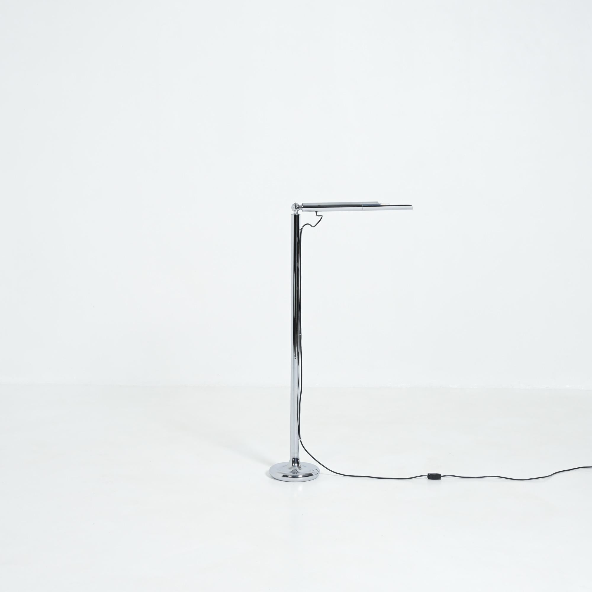 Light Pole Floor Lamp by Ingo Maurer for M Design In Good Condition For Sale In Vlimmeren, BE