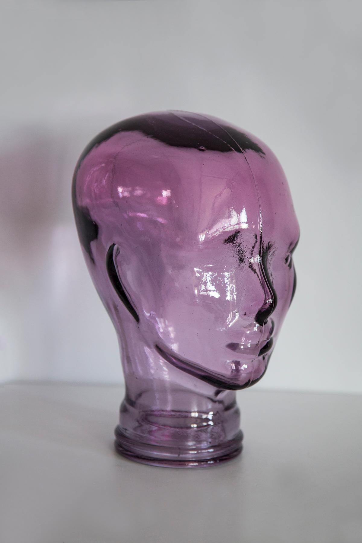 Mid-Century Modern Sculpture de tête de mannequin décorative en verre violet clair, 1970, Allemagne en vente