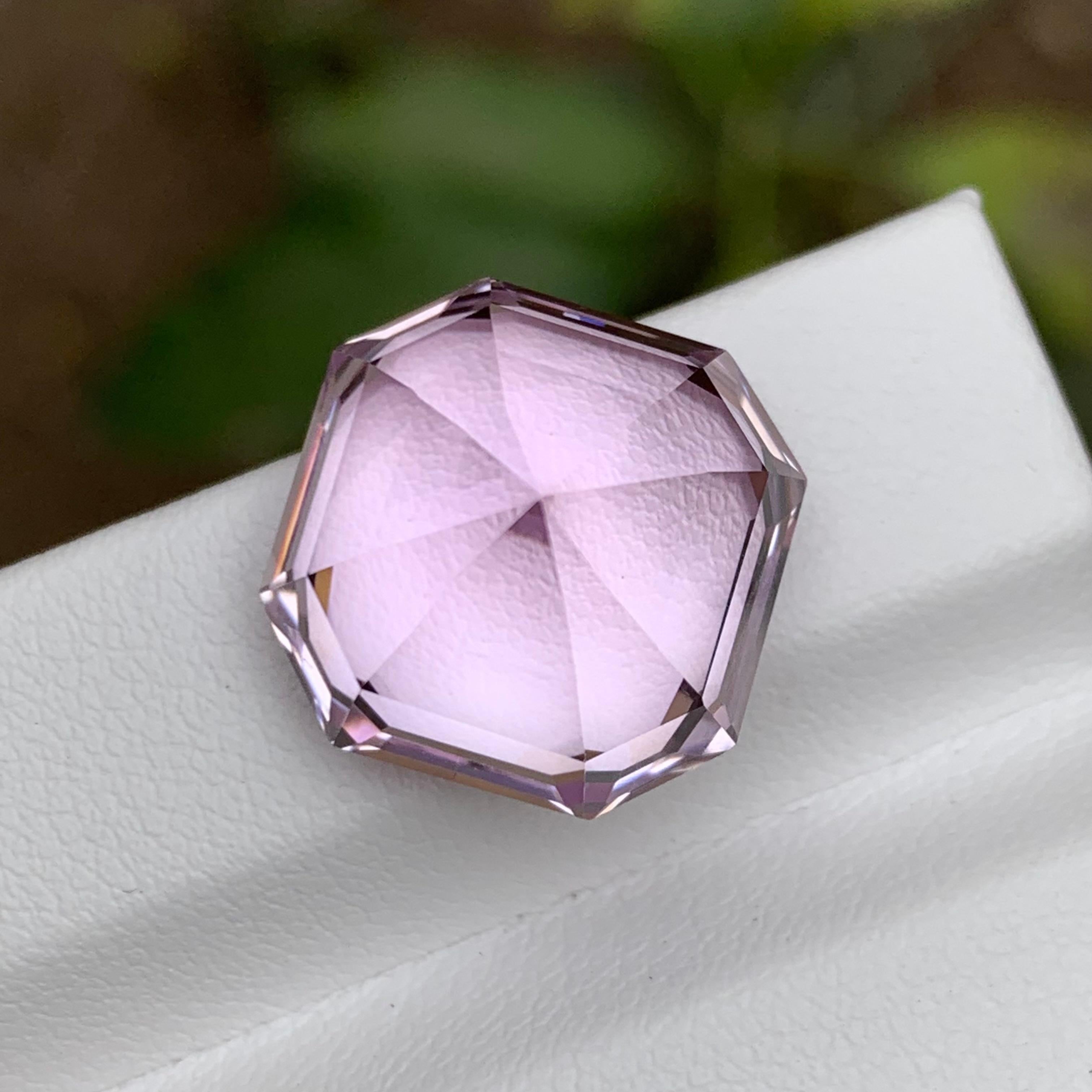 Contemporary Light Purplish Pink Natural Kunzite Gemstone, 21.55 Ct Asscher Cut for Pendant  For Sale