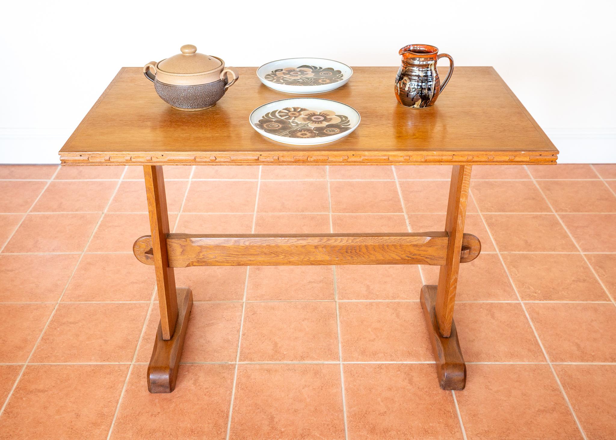 Light Red Oak Refectory Trestle Table Cotswold School Arts And Crafts Rustic MCM (Britisch) im Angebot