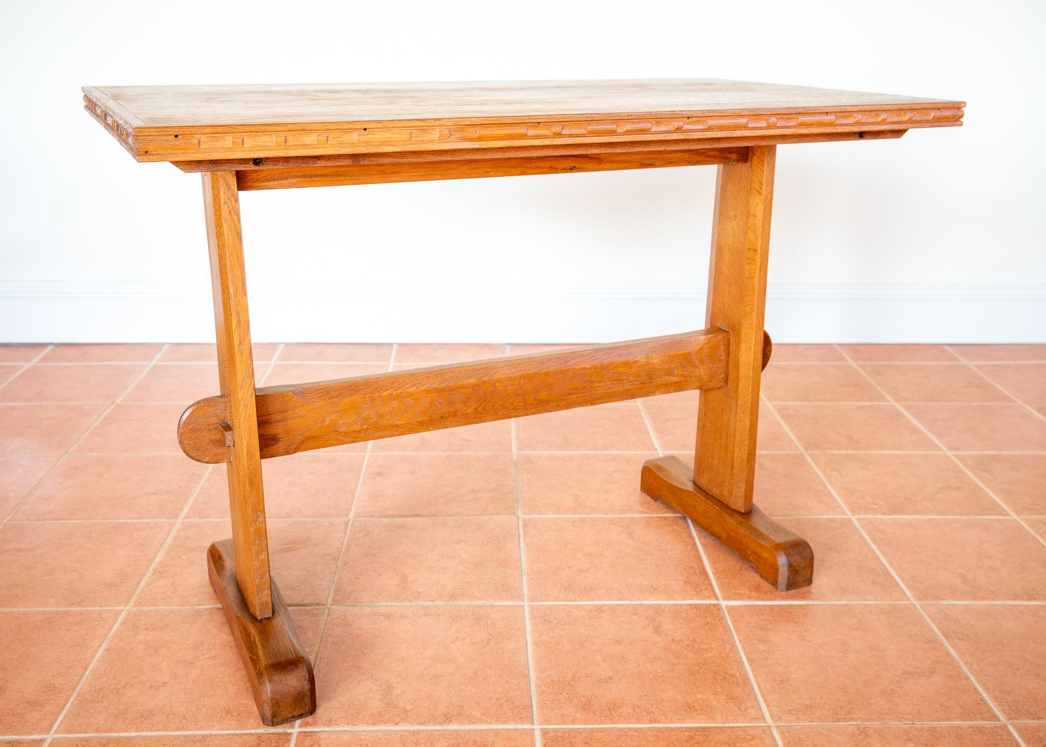 Light Red Oak Refectory Trestle Table Cotswold School Arts And Crafts Rustic MCM (20. Jahrhundert) im Angebot