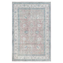Handgeknüpfter Vintage Persischer Täbris-Teppich aus getragener Wolle im Distressed-Look in Hellrot