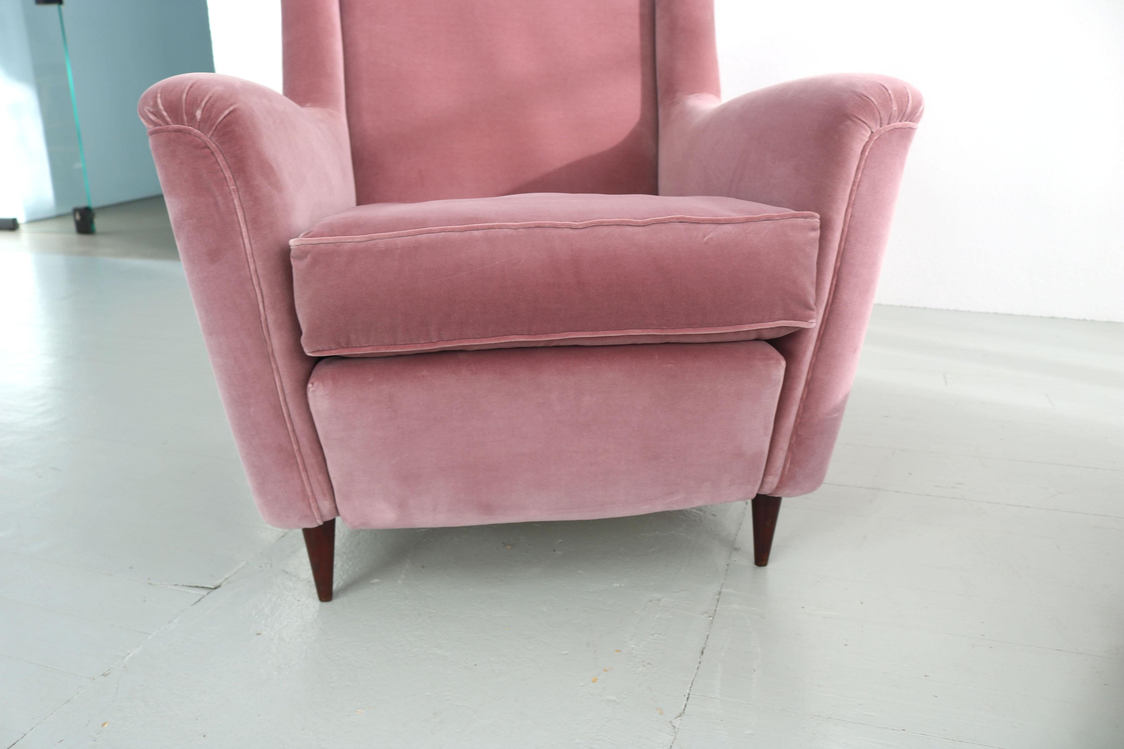 Light Rose Ico Parisi Armchair, 1950s, Italy For Sale 9