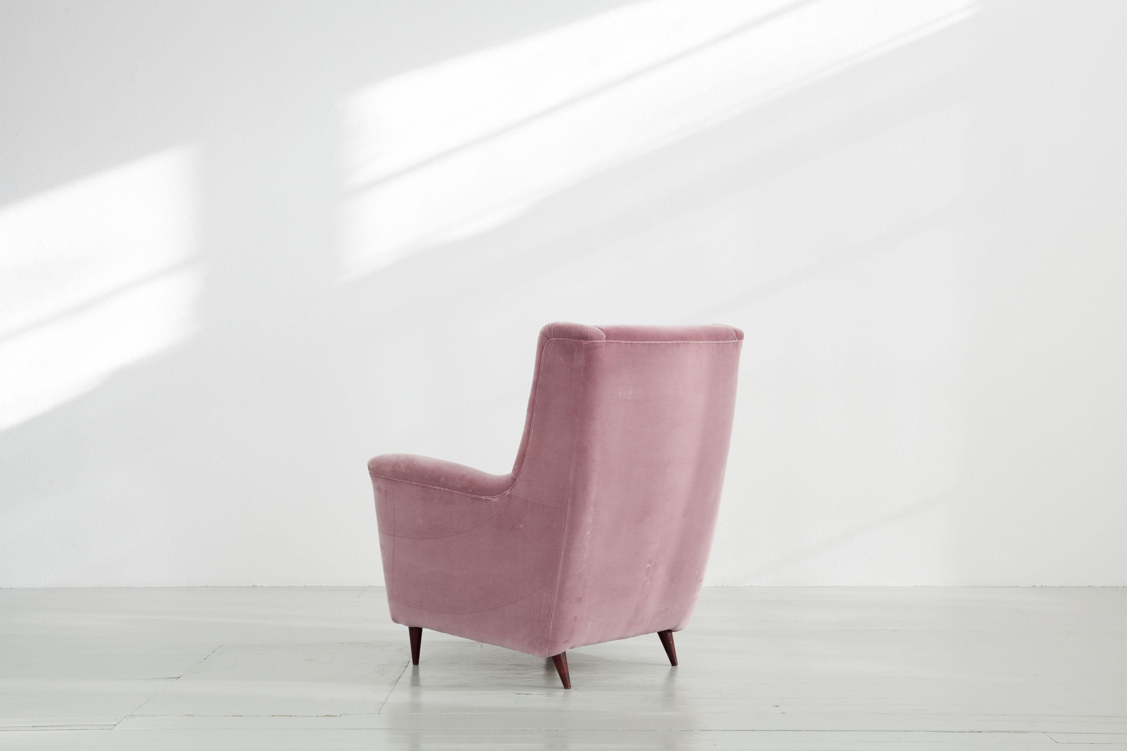 Light Rose Ico Parisi Armchair, 1950s, Italy In Fair Condition For Sale In Wolfurt, AT