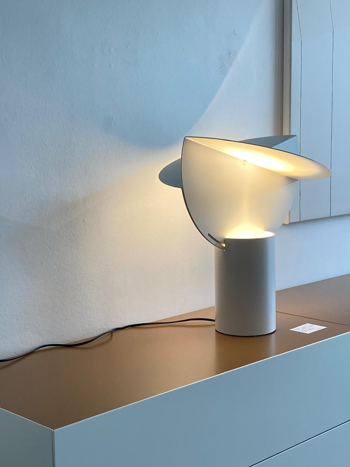 Dipinto Scultura leggera Ala Medium White/White, progettata nel 1969. in vendita