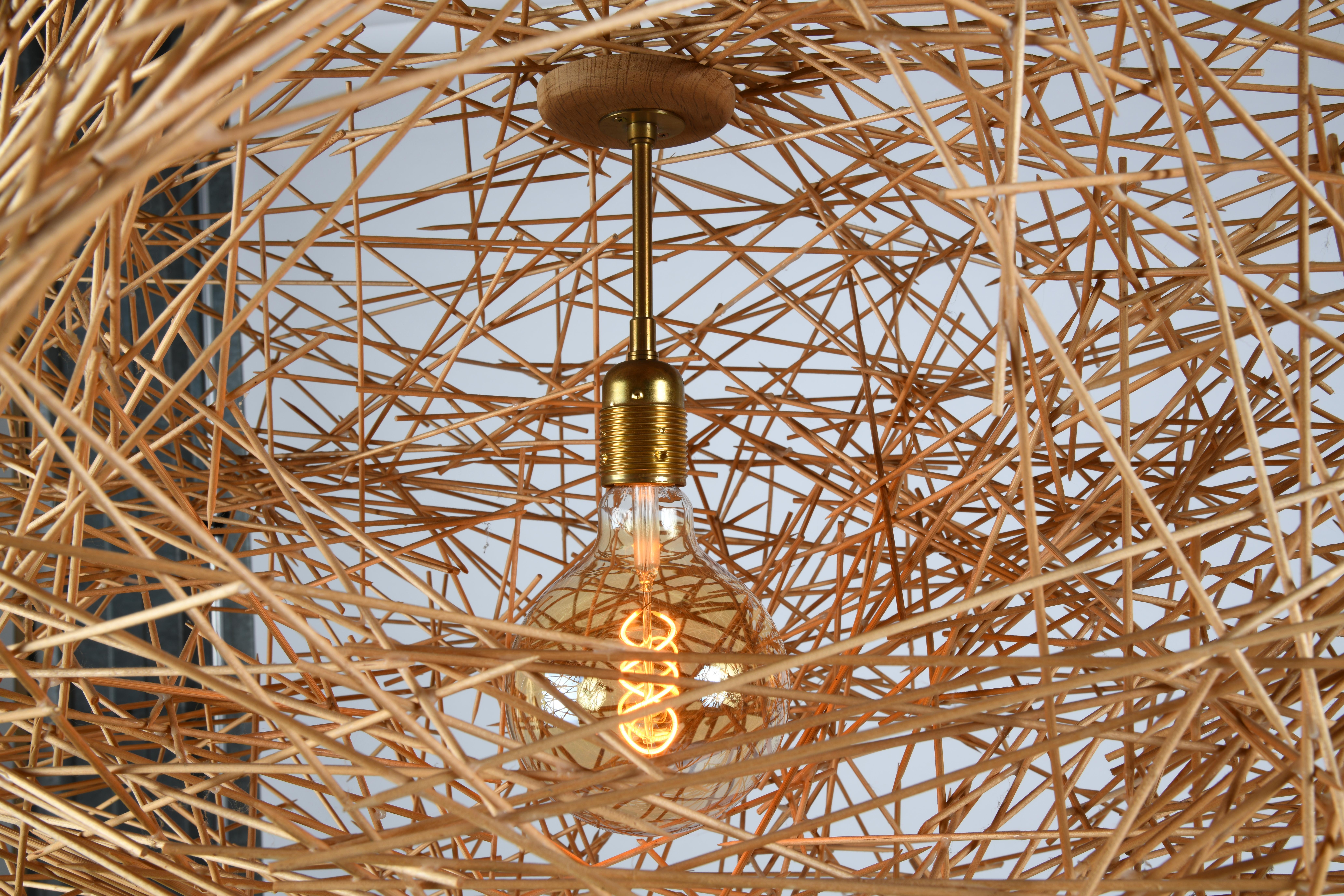 Lights sculpture à suspendre création contemporaine pièce unique d'un artiste français. en vente 2