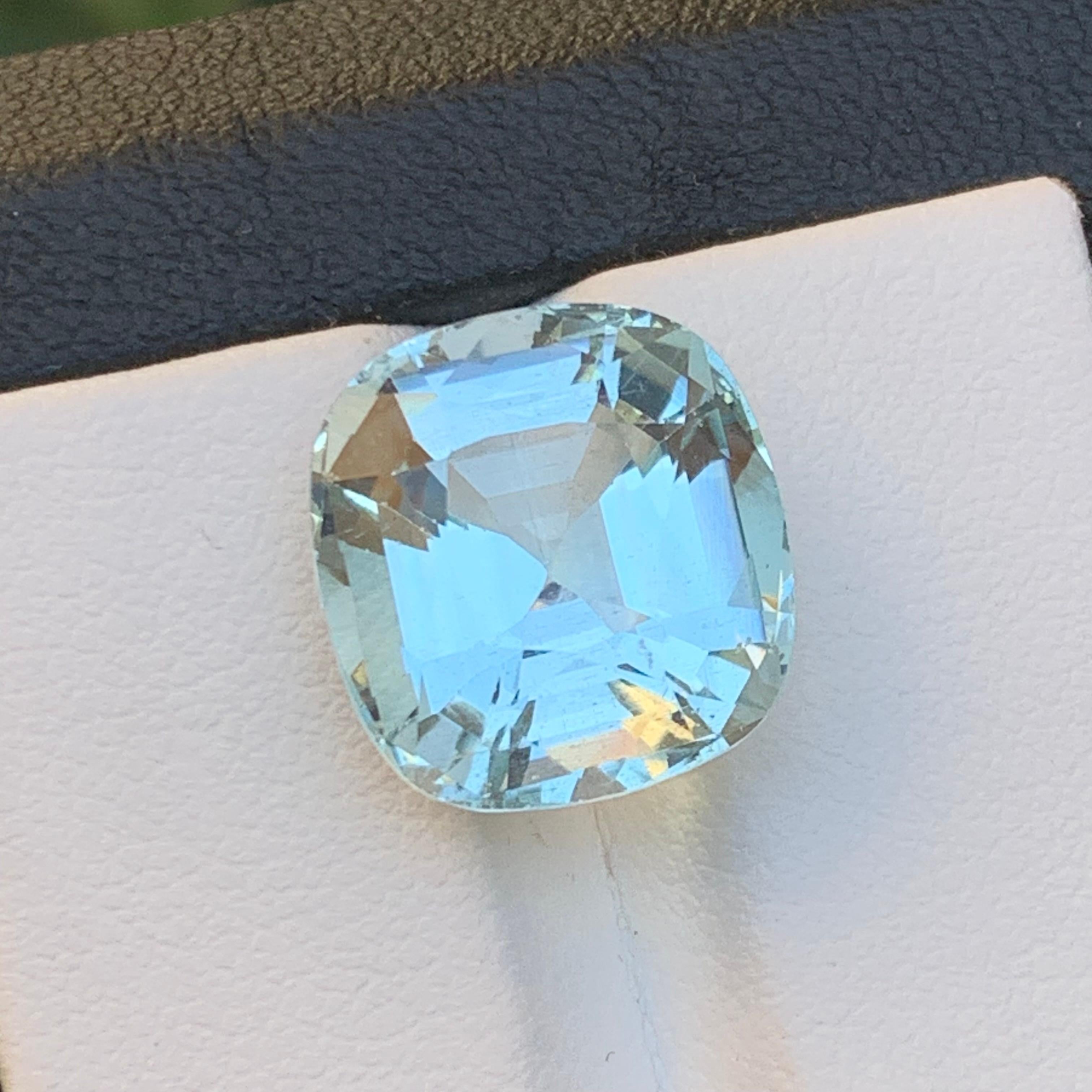 Contemporary Light Seafoam Natural Aquamarine Ring Pendant Loose Gemstone 9.90 Ct Cushion Cut For Sale