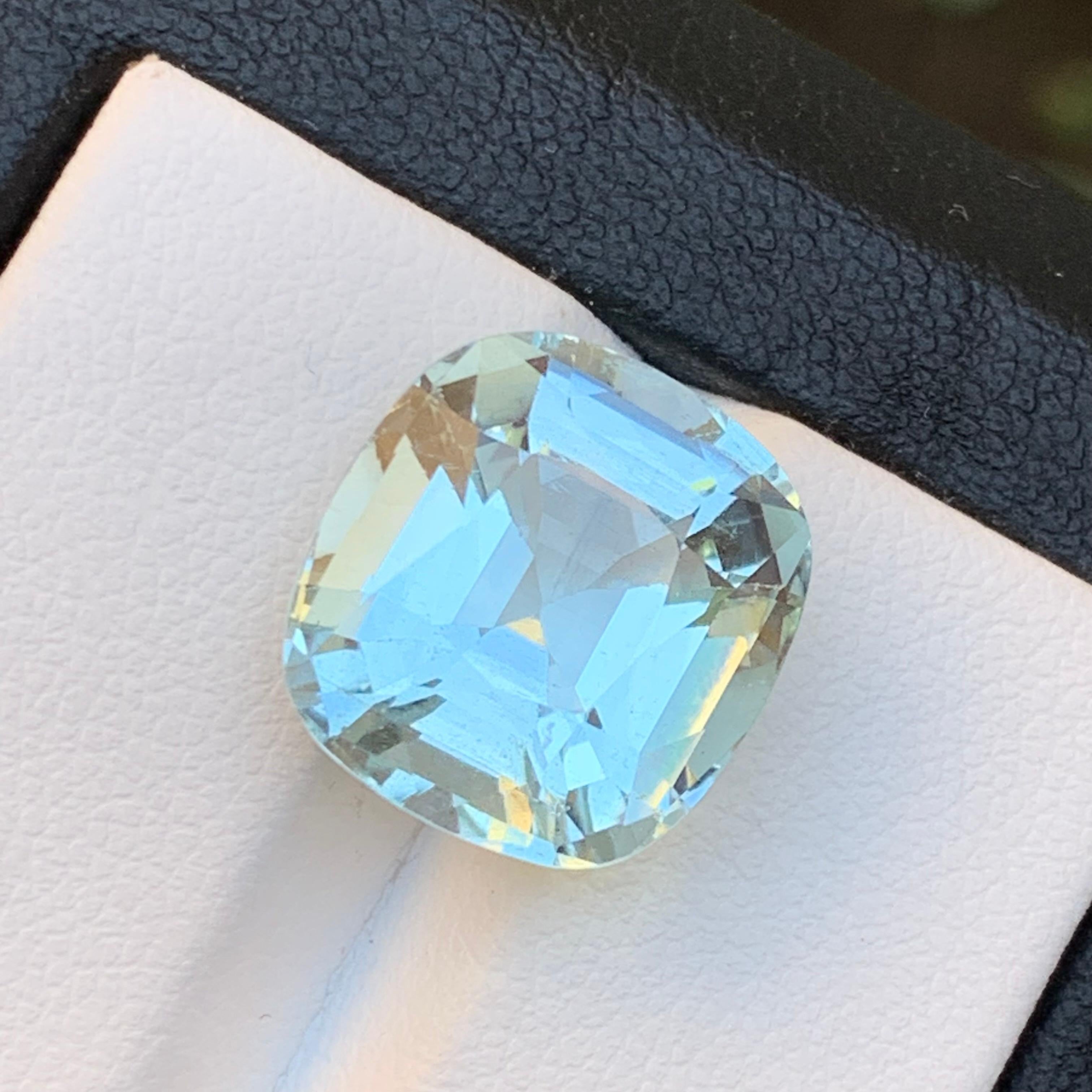Light Seafoam Natural Aquamarine Ring Pendant Loose Gemstone 9.90 Ct Cushion Cut In New Condition For Sale In Peshawar, PK