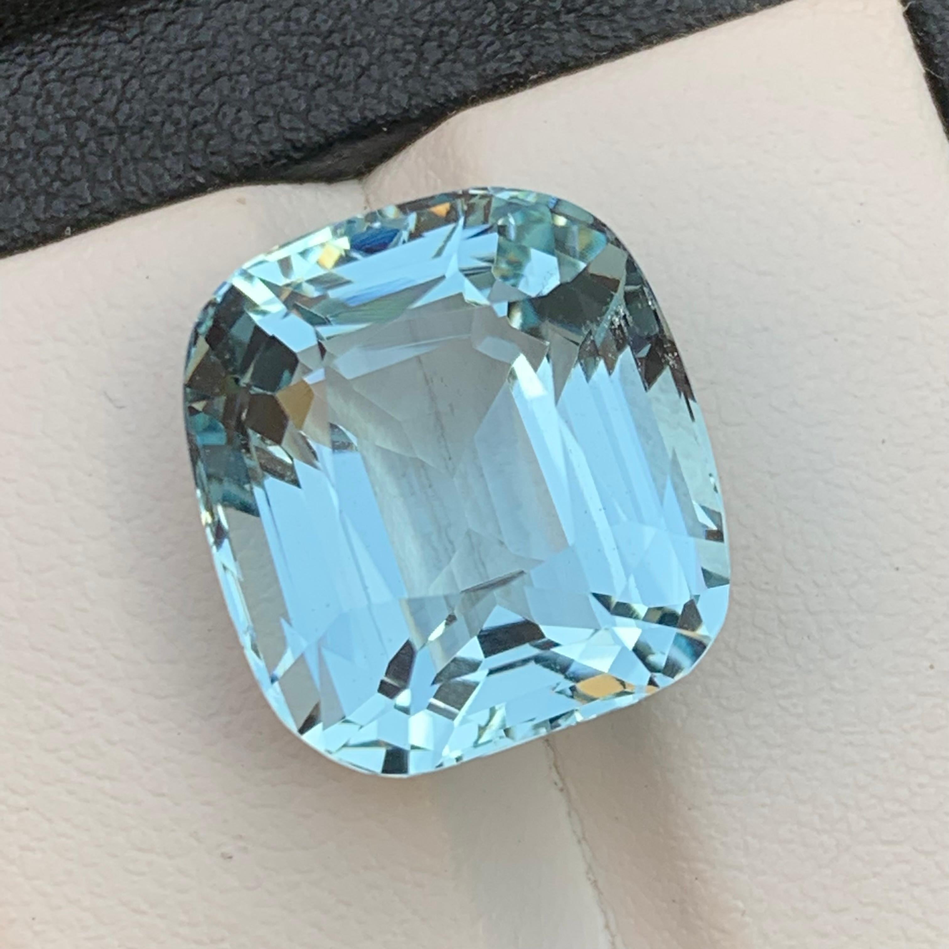 Light Sky Blue Aquamarine Necklace Pendant Loose Gemstone 18.65 Ct Cushion Cut For Sale 7