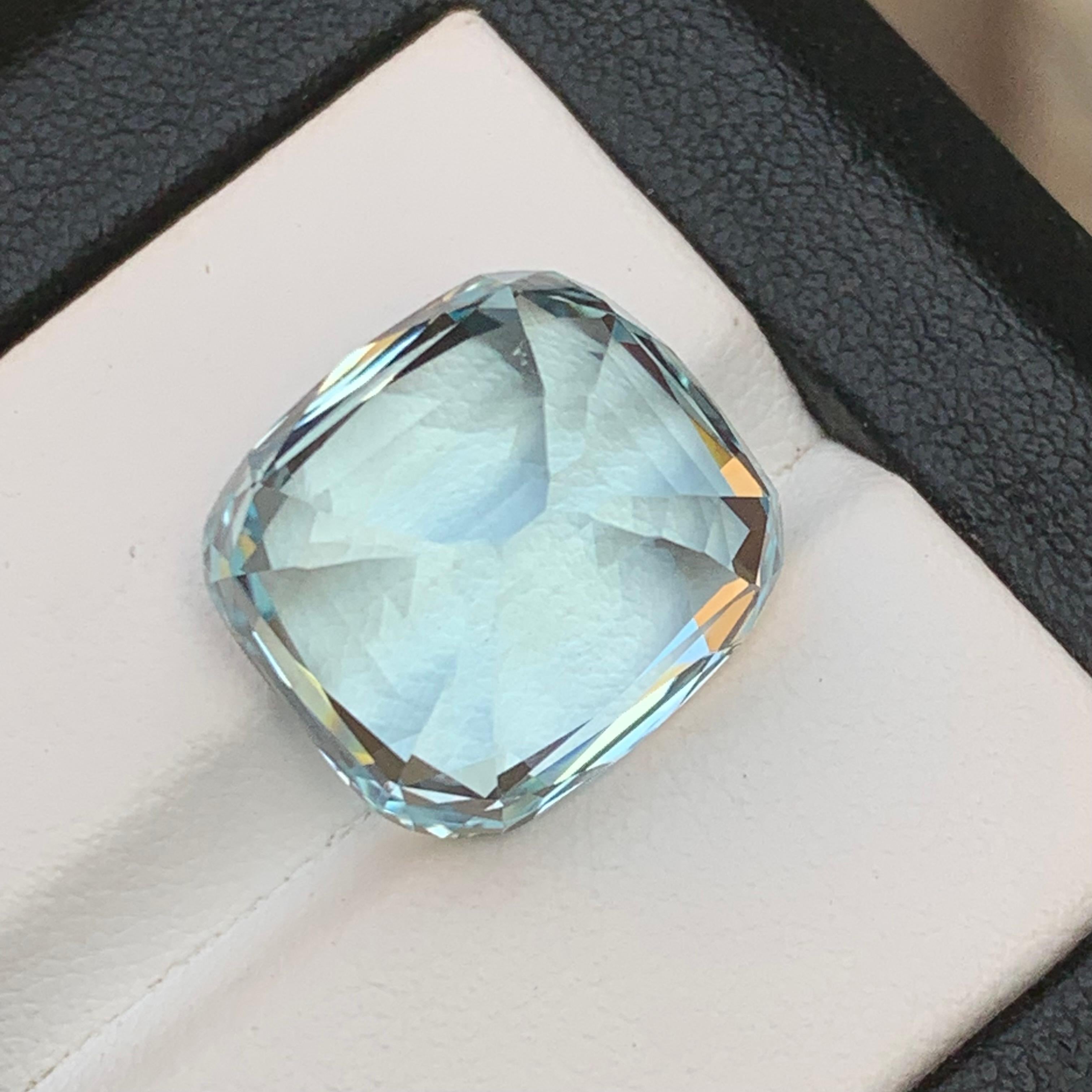 Women's or Men's Light Sky Blue Aquamarine Necklace Pendant Loose Gemstone 18.65 Ct Cushion Cut For Sale