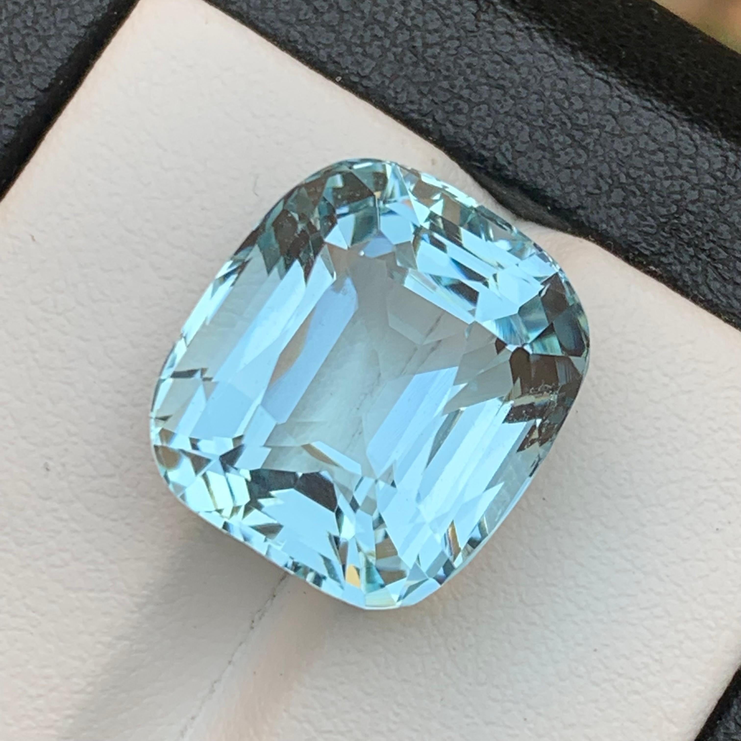 Light Sky Blue Aquamarine Necklace Pendant Loose Gemstone 18.65 Ct Cushion Cut For Sale 2