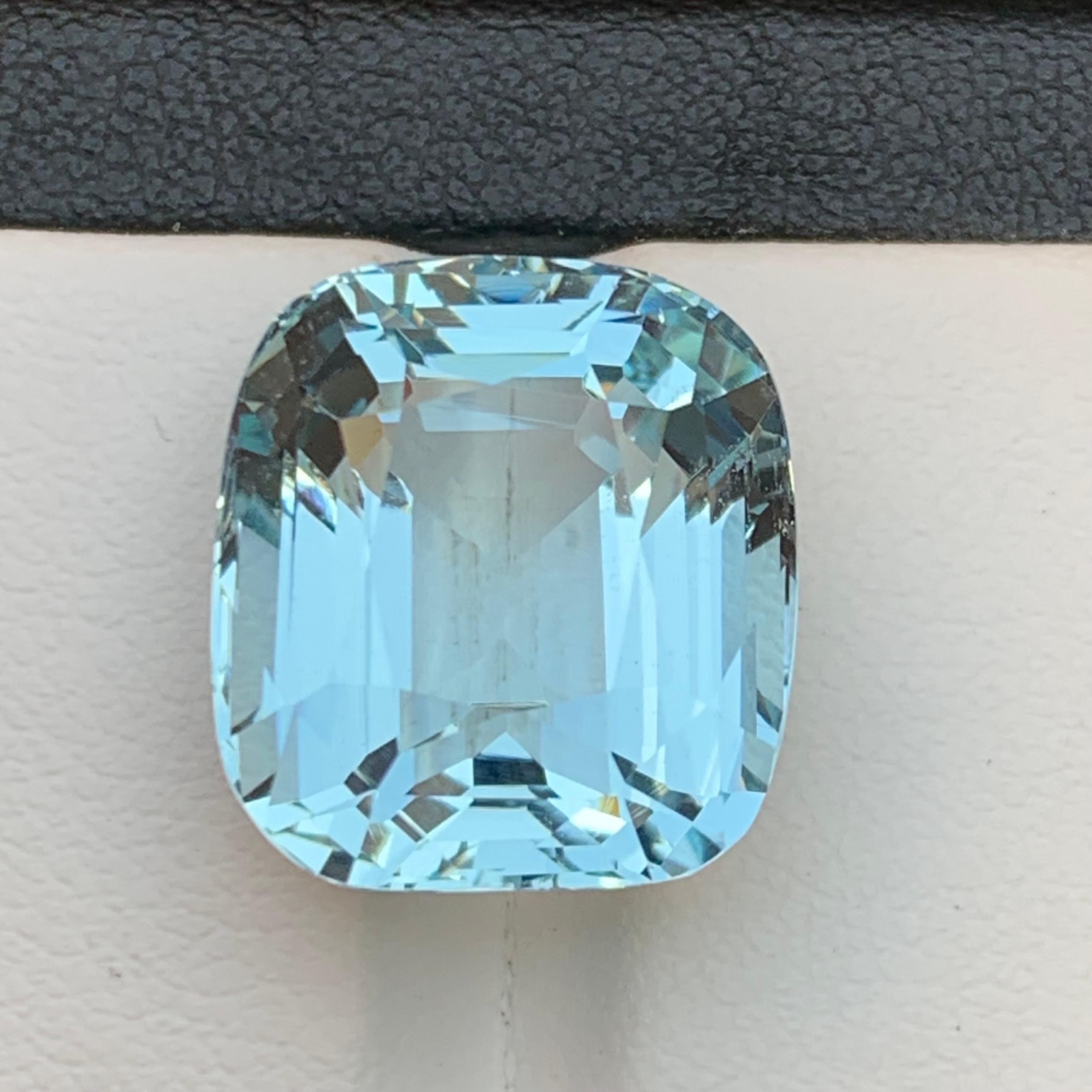 Light Sky Blue Aquamarine Necklace Pendant Loose Gemstone 18.65 Ct Cushion Cut For Sale 4