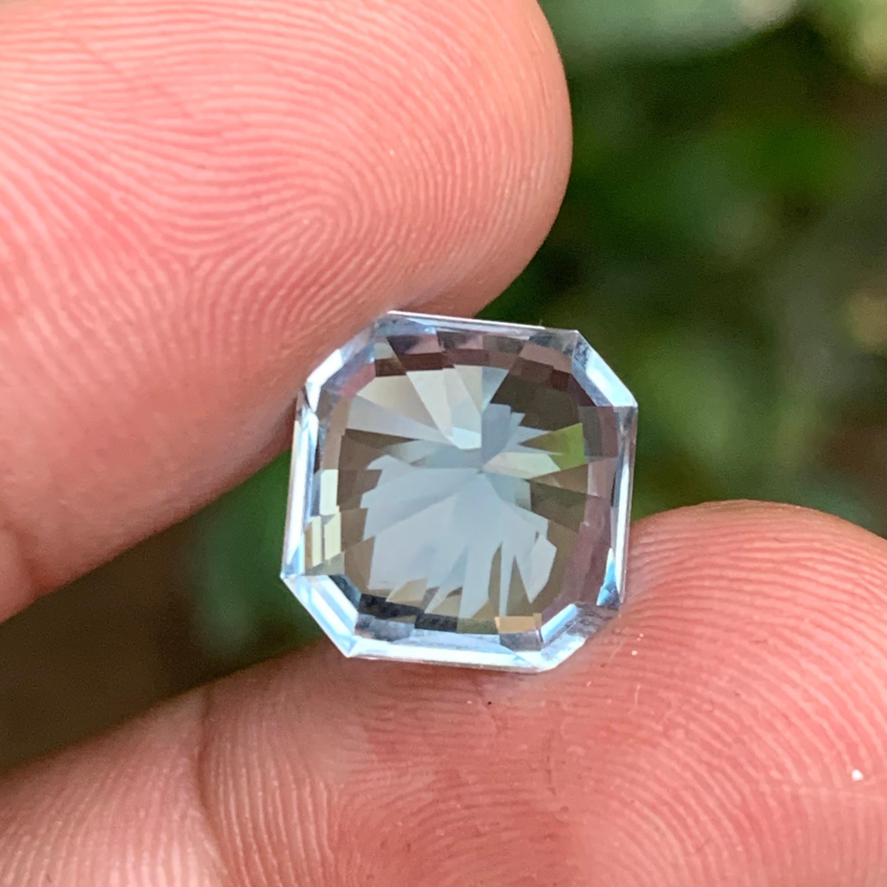 Topazio svizzero azzurro 8,50 carati Gemma naturale sfusa - Taglio smeraldo per anello in vendita 1