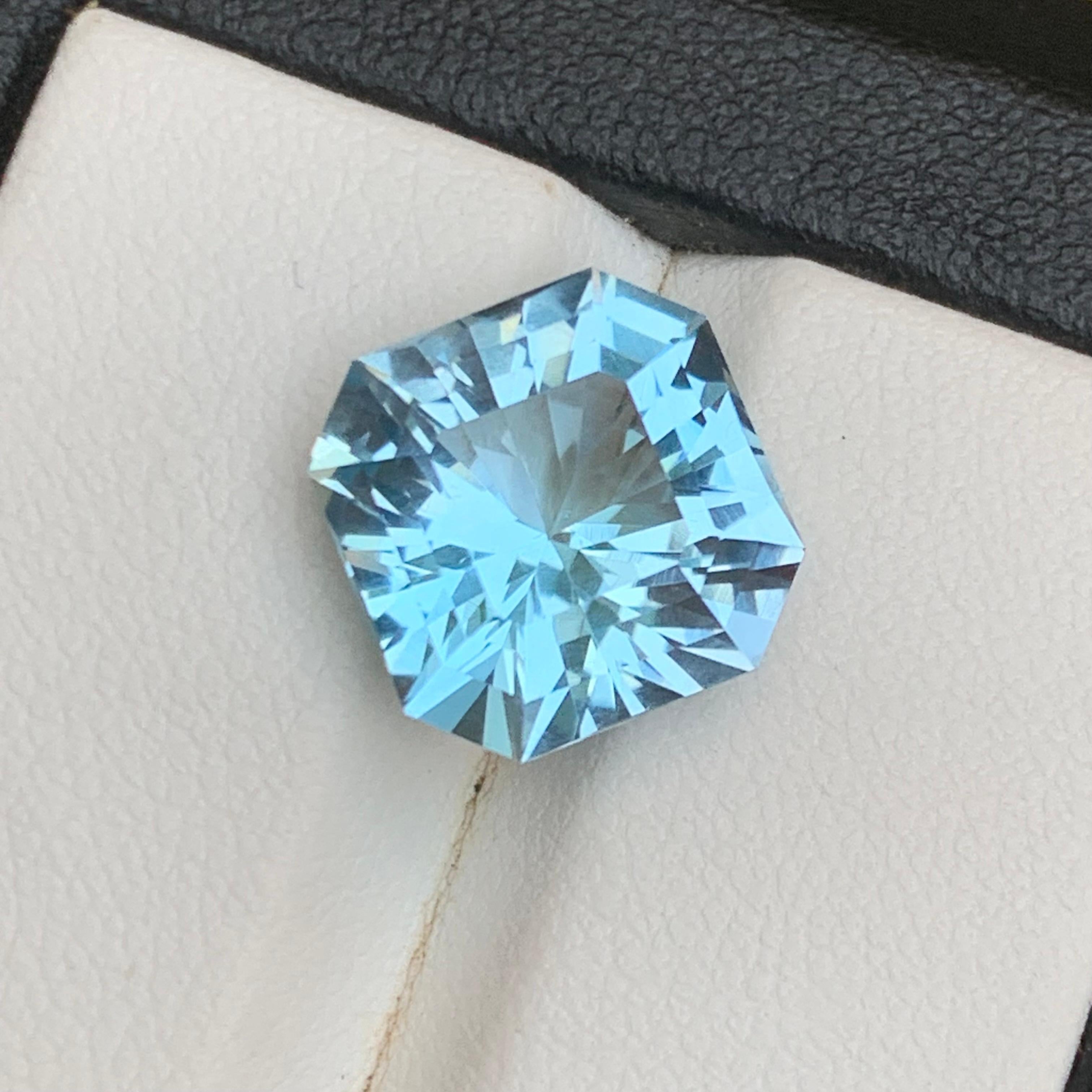 Topazio svizzero azzurro 8,50 carati Gemma naturale sfusa - Taglio smeraldo per anello in vendita 2