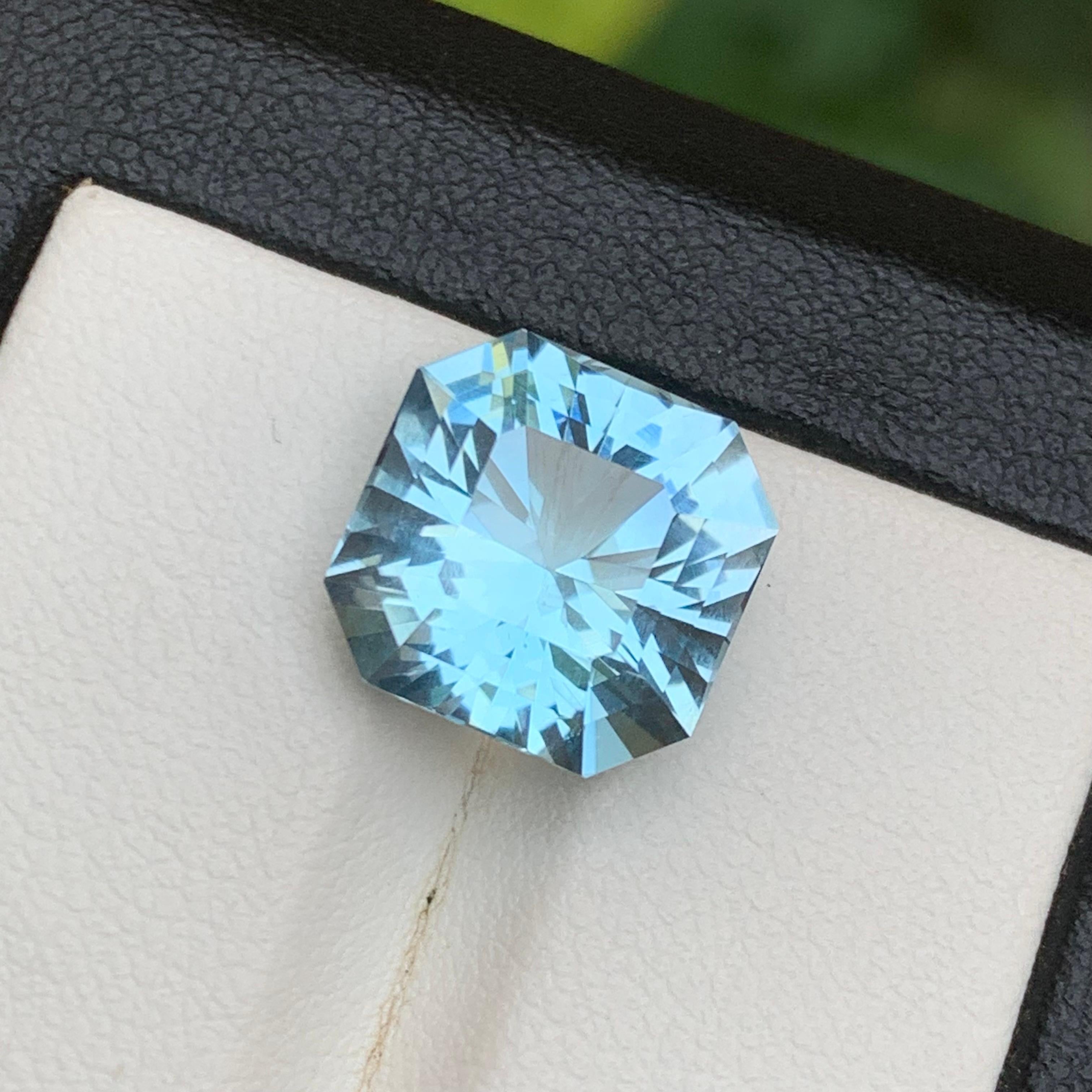 Topazio svizzero azzurro 8,50 carati Gemma naturale sfusa - Taglio smeraldo per anello in vendita 4