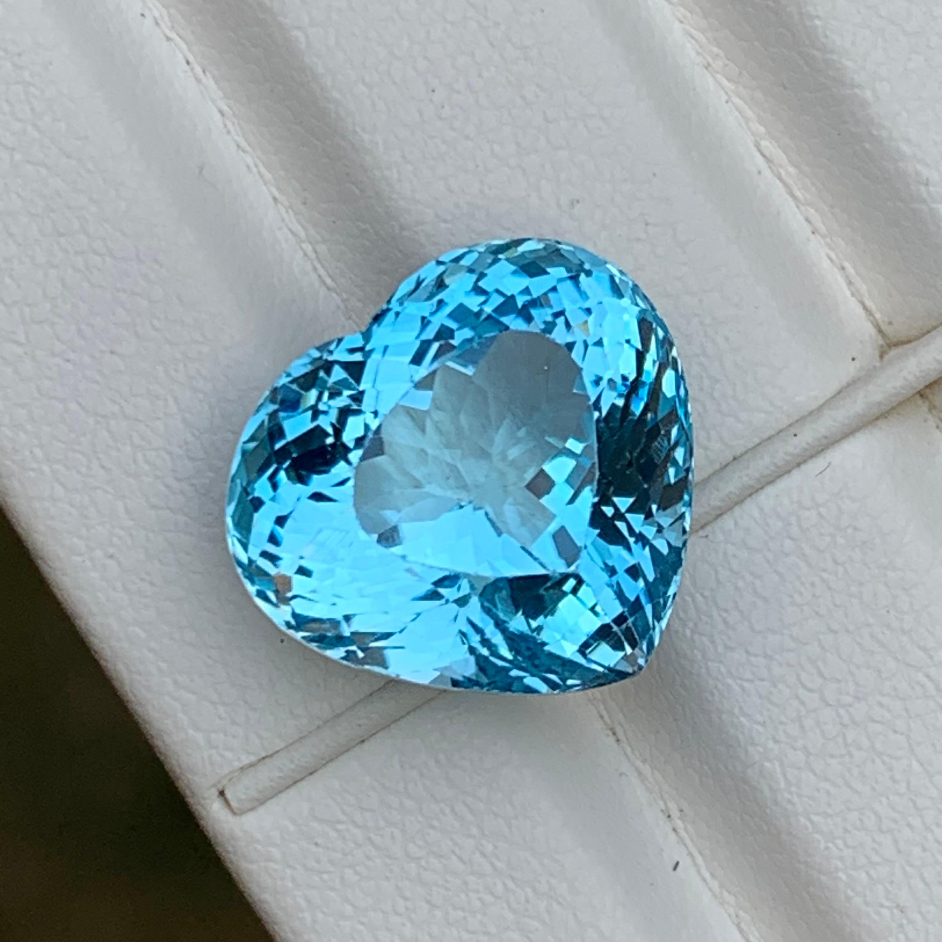 Light Swiss Blue Natural Topaz Pendant Gemstone 20.30 Ct Heart Shape for Jewelry For Sale 7